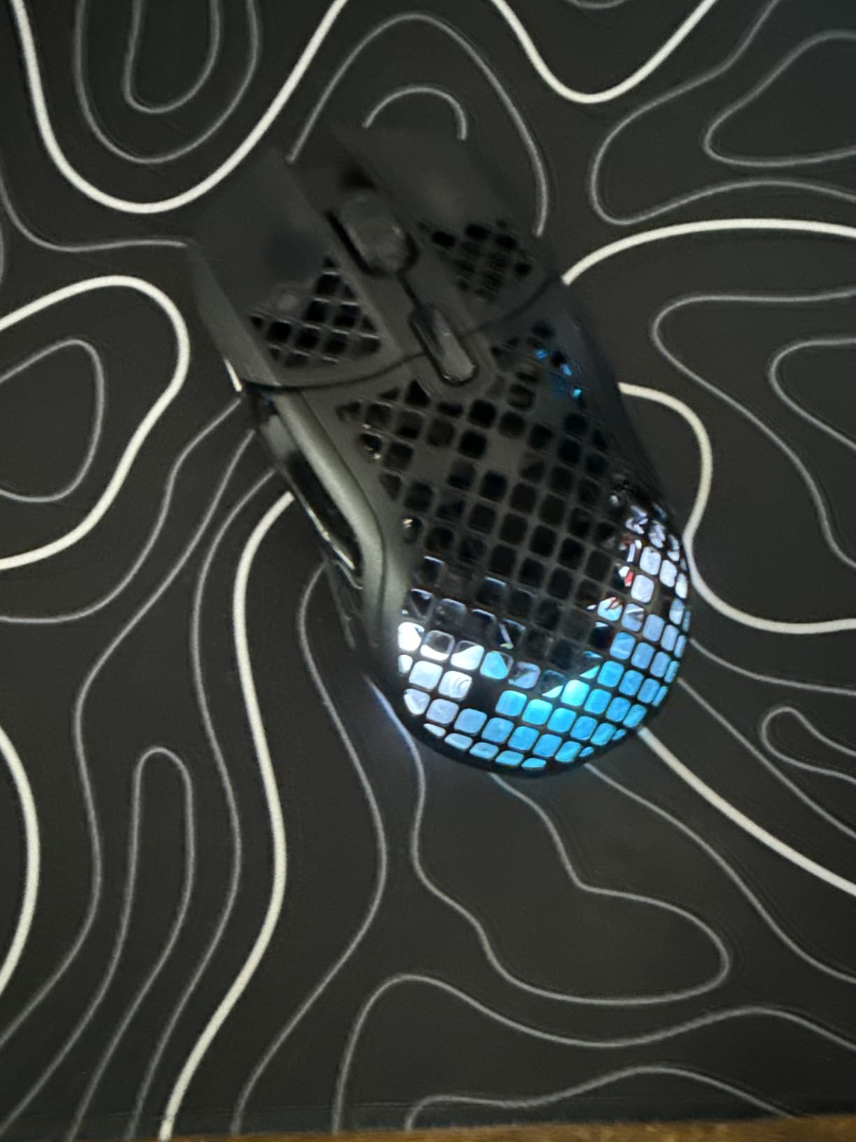 Aerox 5 Wireless - Holey RGB Gaming Mouse - Ultra-lightweight Water Resistant Design - 9 Buttons - Bluetooth/2.4 GHz - 18K DPI TrueMove Air Optical Sensor customer photo 1