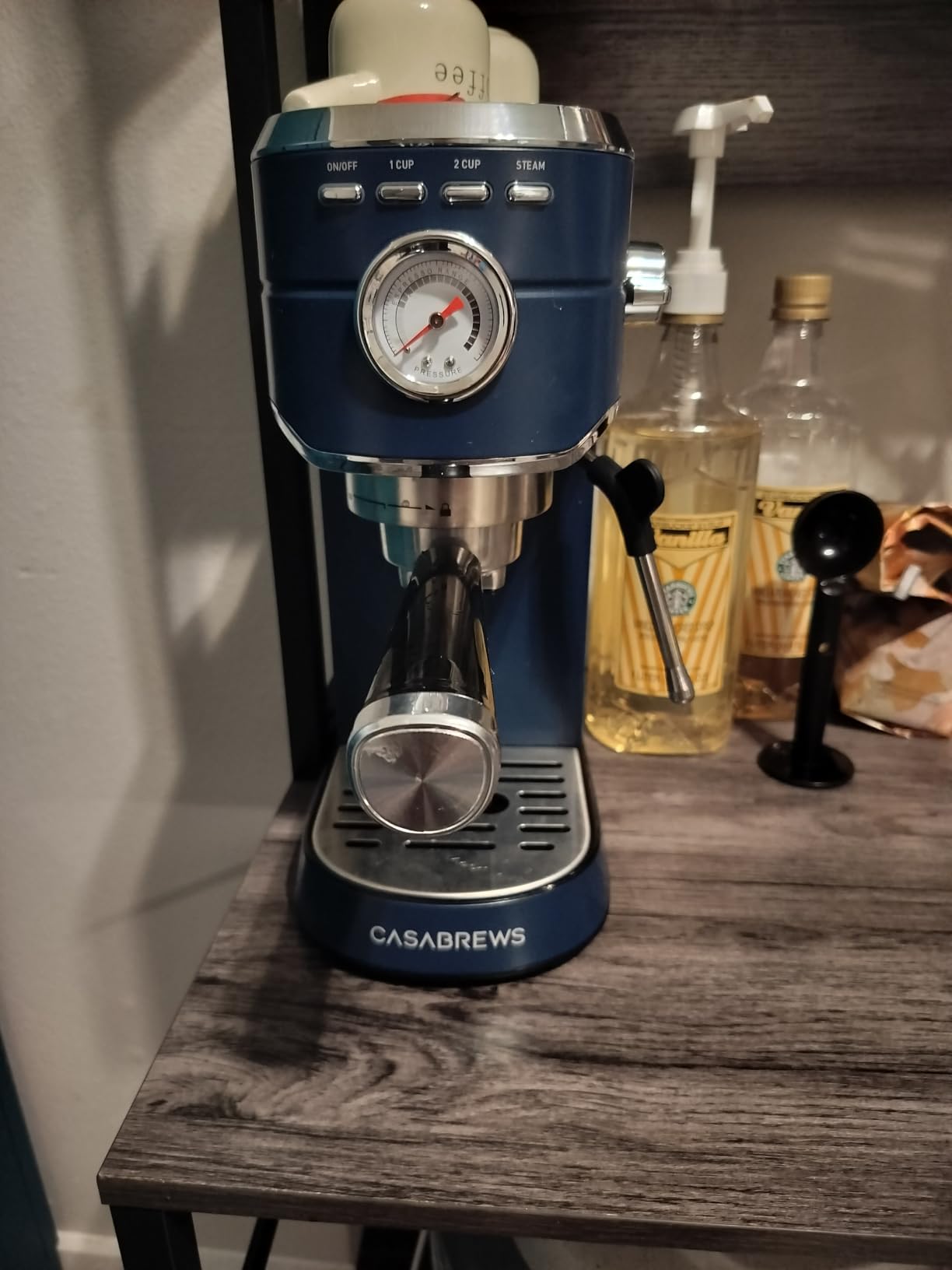 CASABREWS CM5418 Compact Espresso Machine with Milk Frothing Steam Wand, 20-Bar Pump, 34oz Water Tank customer photo 2