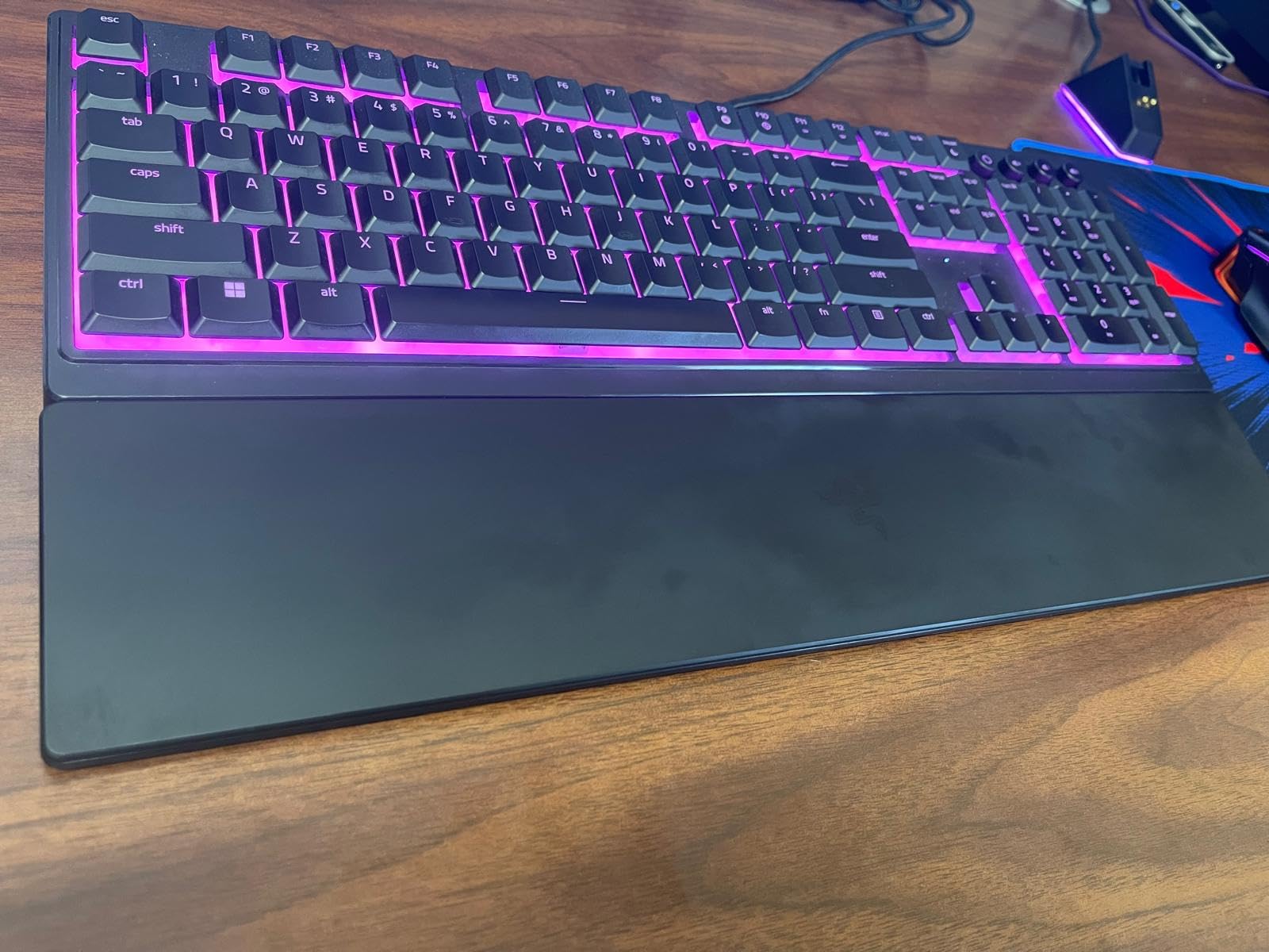 Razer Ornata V3 Gaming Keyboard, Low-Profile Keys, Black | Mecha-Membrane Switches, UV-Coated Keycaps, Backlit Media Keys, 10-Zone RGB Lighting, Snap Tap, Magnetic Wrist Wrest customer photo 1