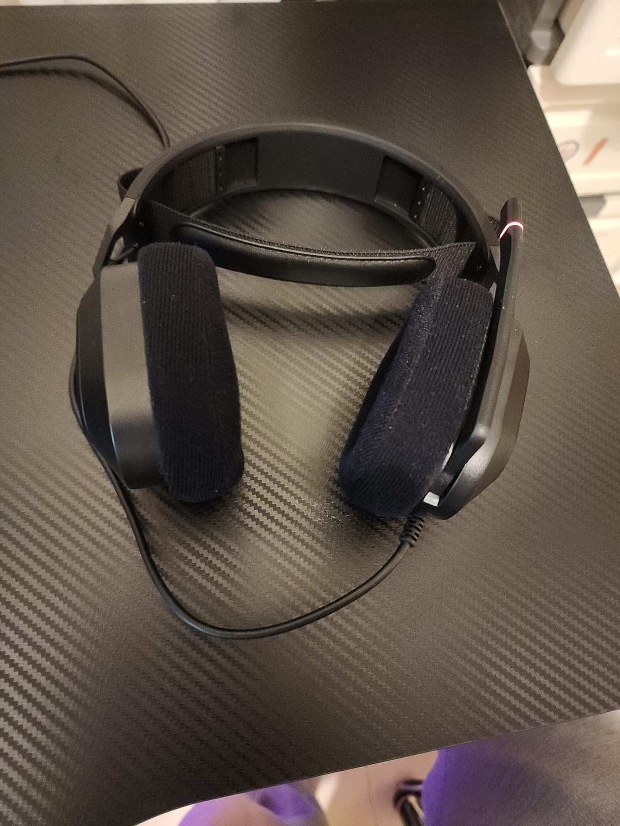 Corsair HS80 RGB USB Wired PC Gaming Headset – Black customer photo 1