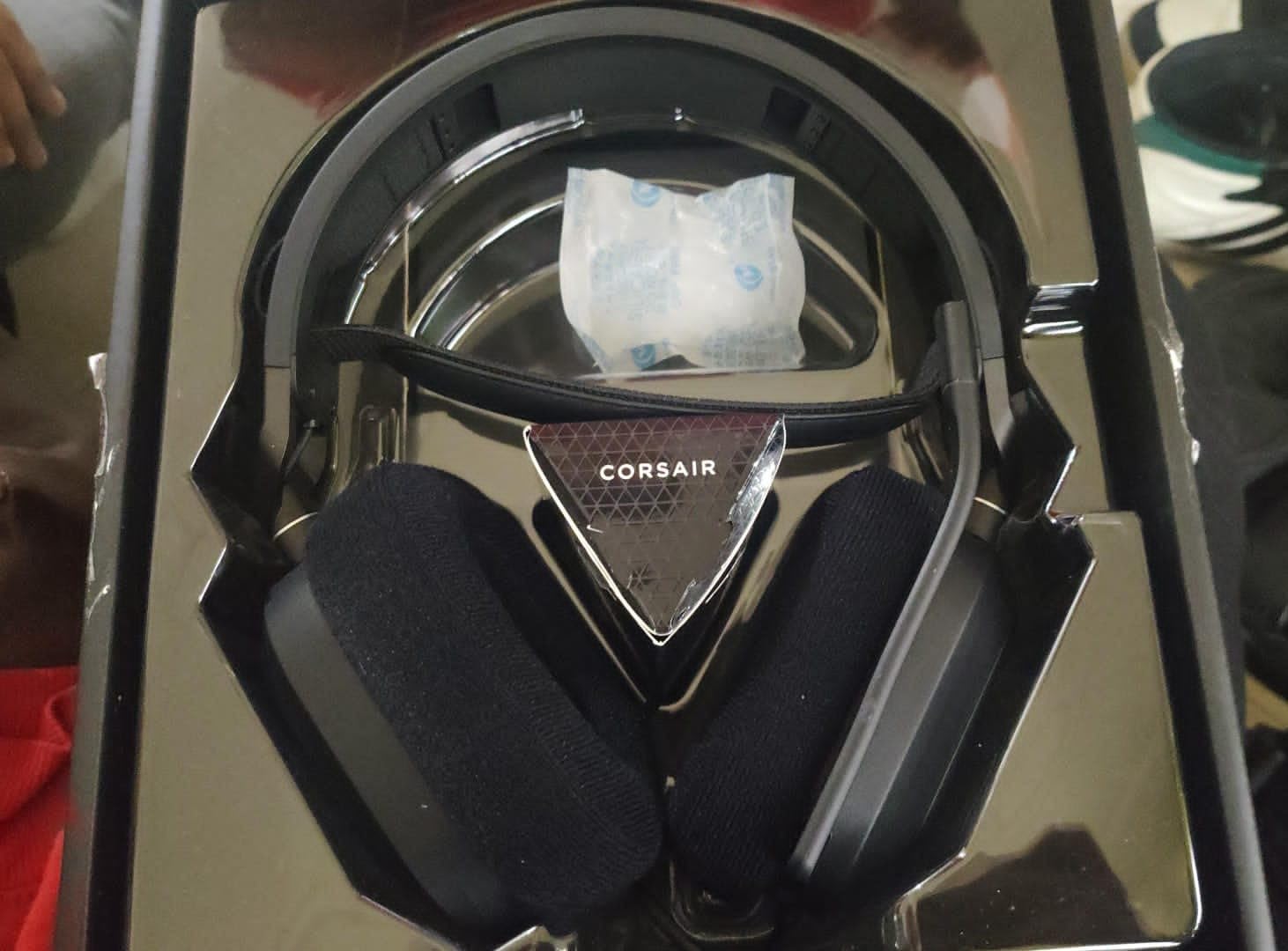 Corsair HS80 RGB USB Wired PC Gaming Headset – Black customer photo 2