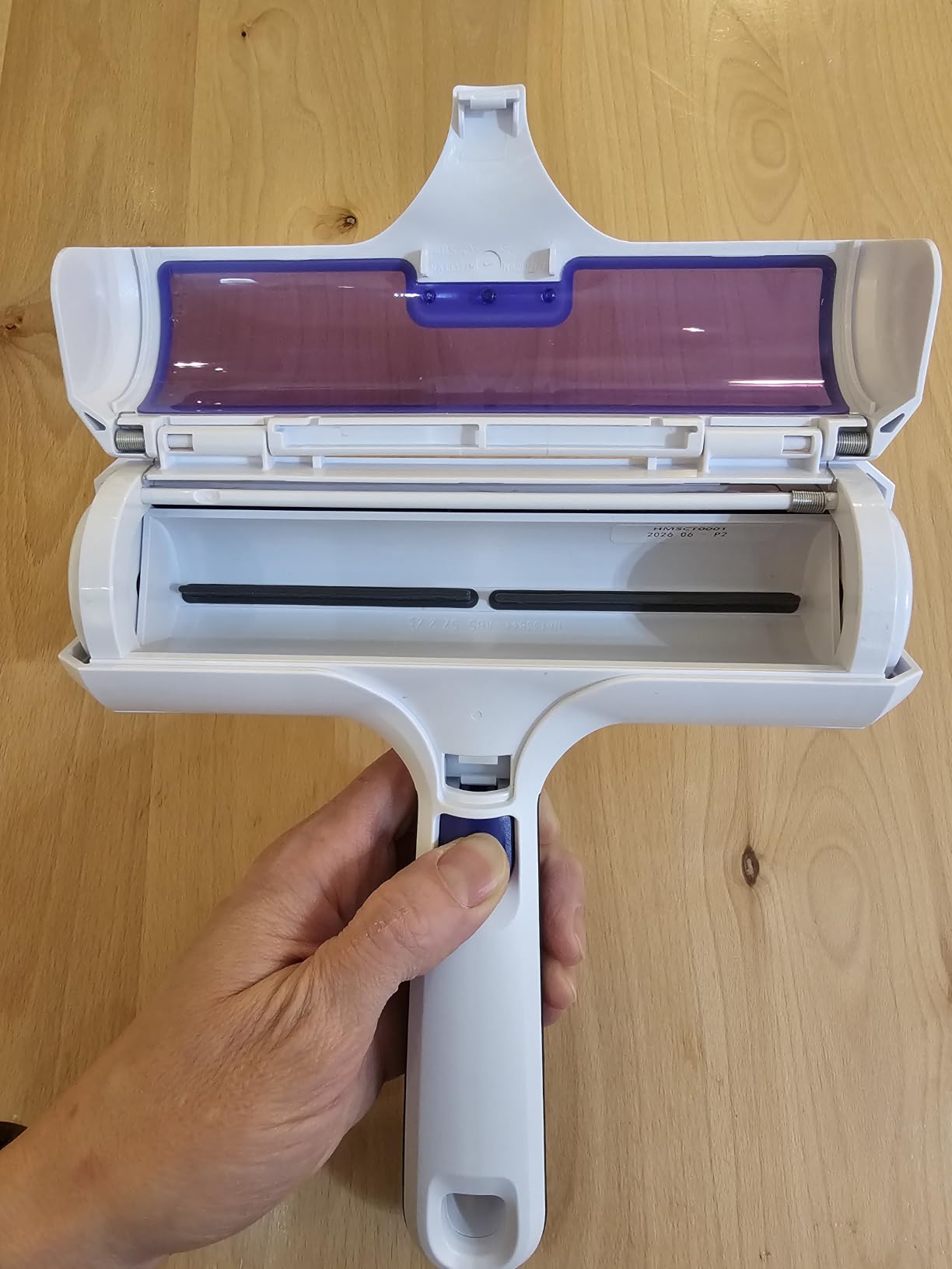 BLACK+DECKER Pet Hair Remover, Roller, Remove Dog Hair and Cat Hair Easily (HMSCT0001) customer photo 1