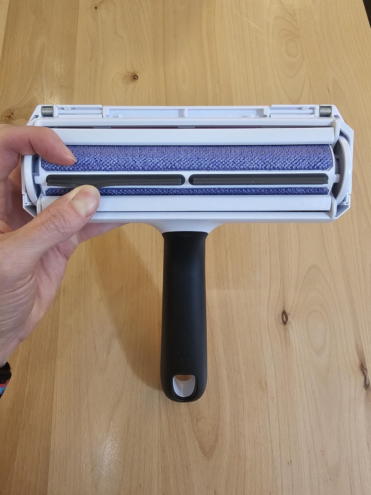 BLACK+DECKER Pet Hair Remover, Roller, Remove Dog Hair and Cat Hair Easily (HMSCT0001) customer photo 2