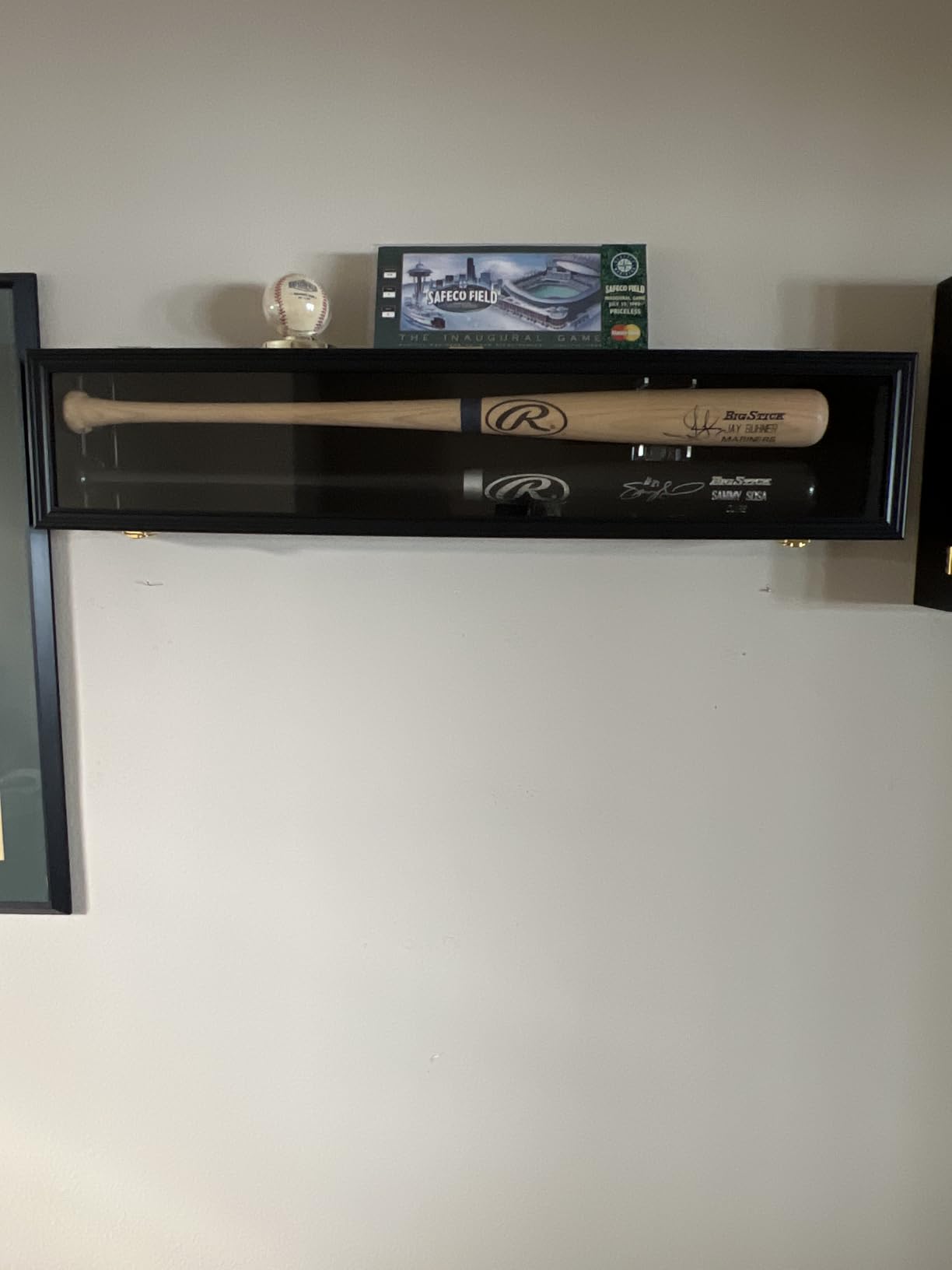 HOROW 2 Baseball Bat Display Case Wooden Frame with Acrylic Transparent Door Holder Rack Cabinet Wall Mounted Shadow Box Vertical or Horizontal, w/98% UV Protection-Lock customer photo 1
