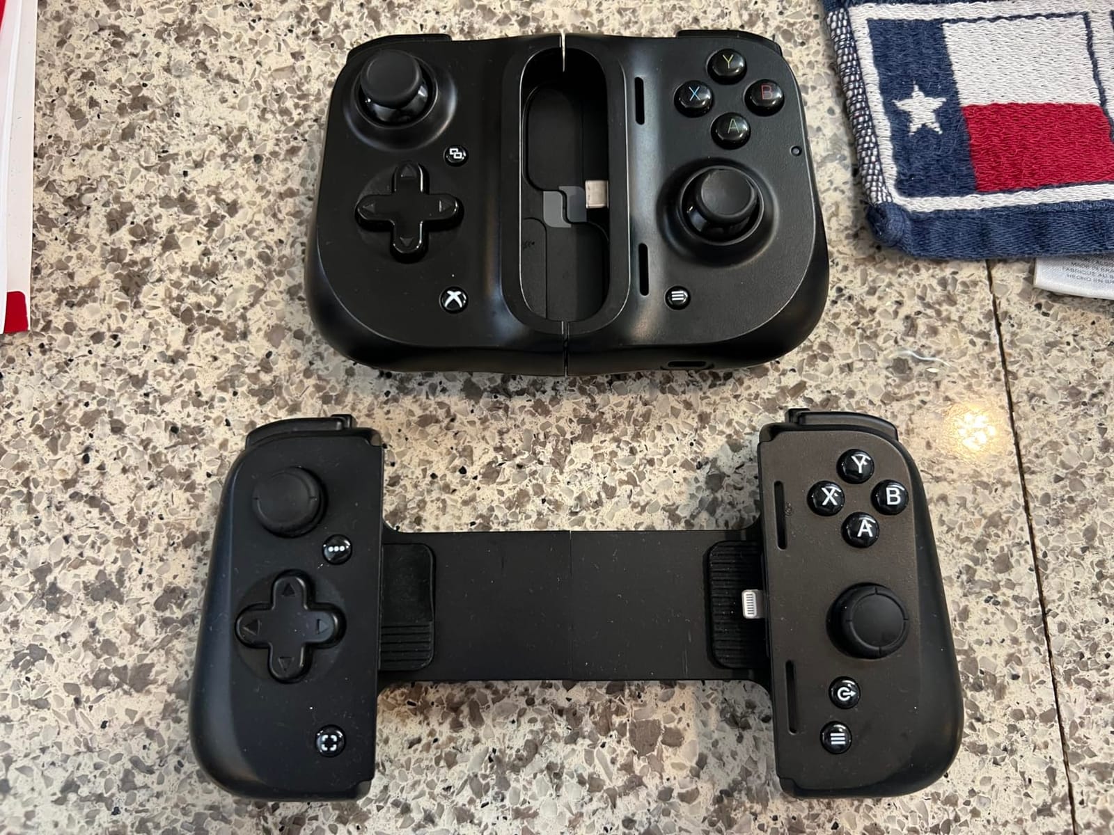 Razer Kishi V2 Mobile Gaming Controller for iPhone (Lightning): Console Quality Controls - Universal Fit w/ Extendable Bridge - Stream PC, Xbox, PlayStation Games - Customizable Triggers - Ergonomic customer photo 1