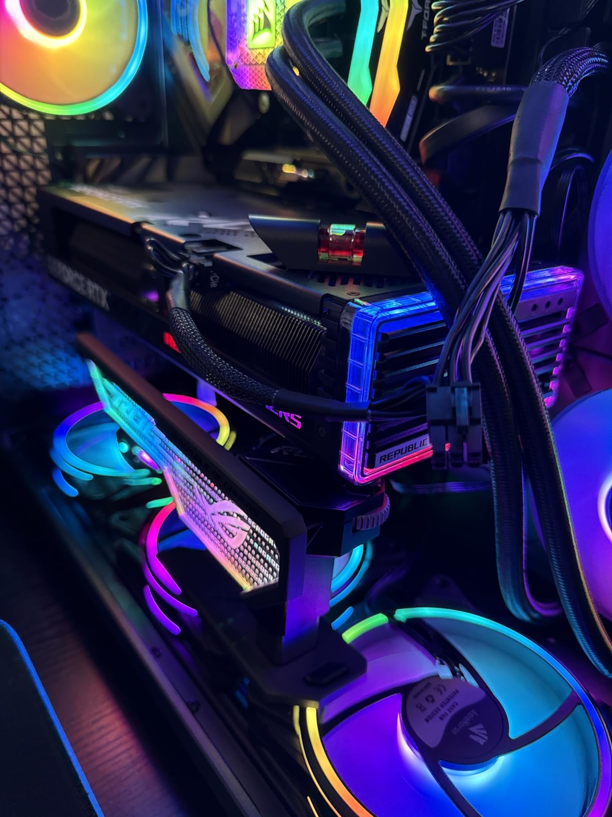 ASUS ROG Herculx GPU Anti-Sag Holder, Solid Zinc Alloy Construction, Easy Toolless Installation, Included Spirit Level, Adjustable Height, Wide Compatibility, Aura Sync RGB, 2 Year Warranty customer photo 2