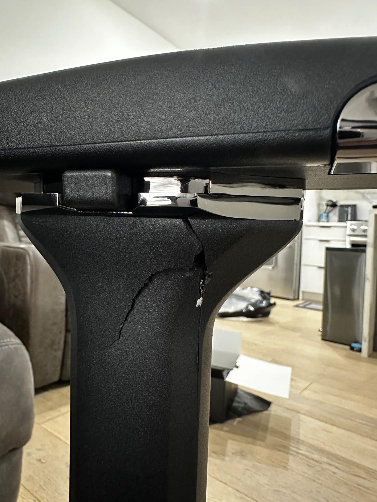 Secretlab Titan Evo Black Gaming Chair - Regular, Leatherette, Ergonomic customer photo 1