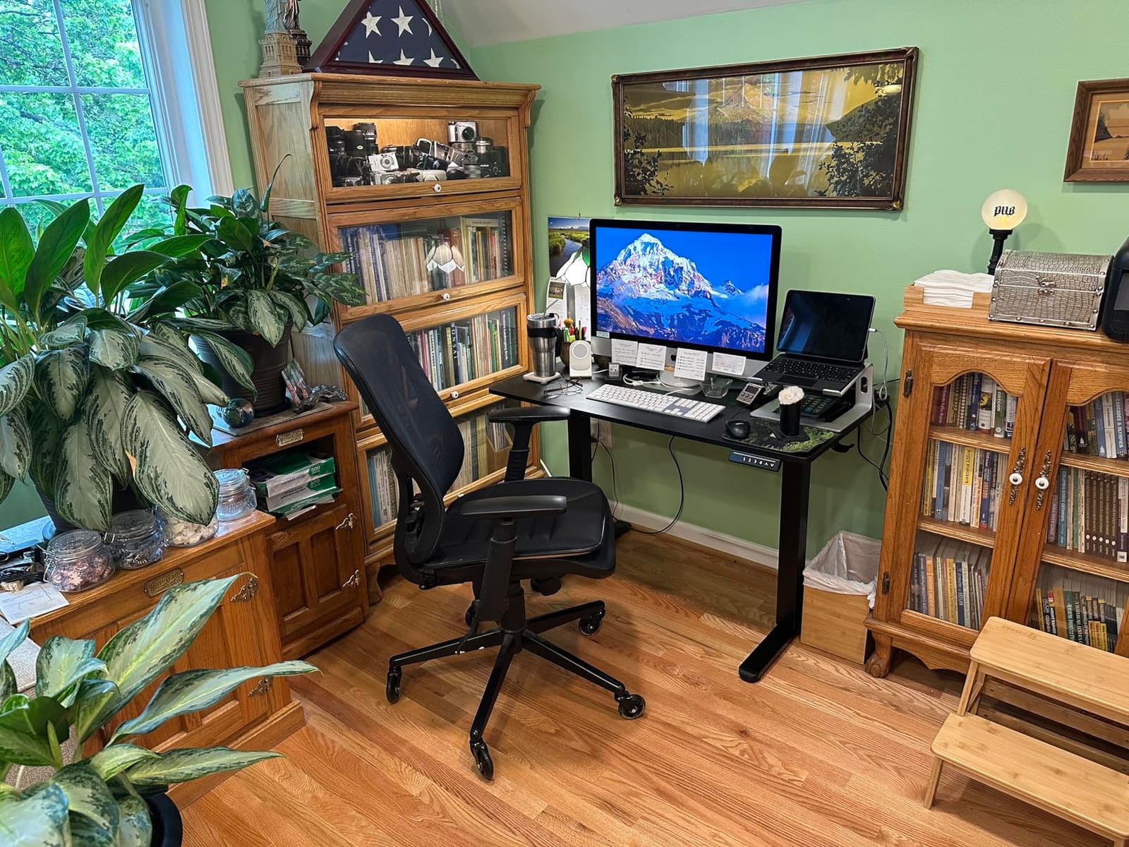 ErGear 48 X 24 Inch Height Adjustable Electric Standing Desk, Black | Smooth Height Adjustment, 4 Memory Presets, One-Touch Control, Stable Steel Frame, 176 lbs Capacity customer photo 1