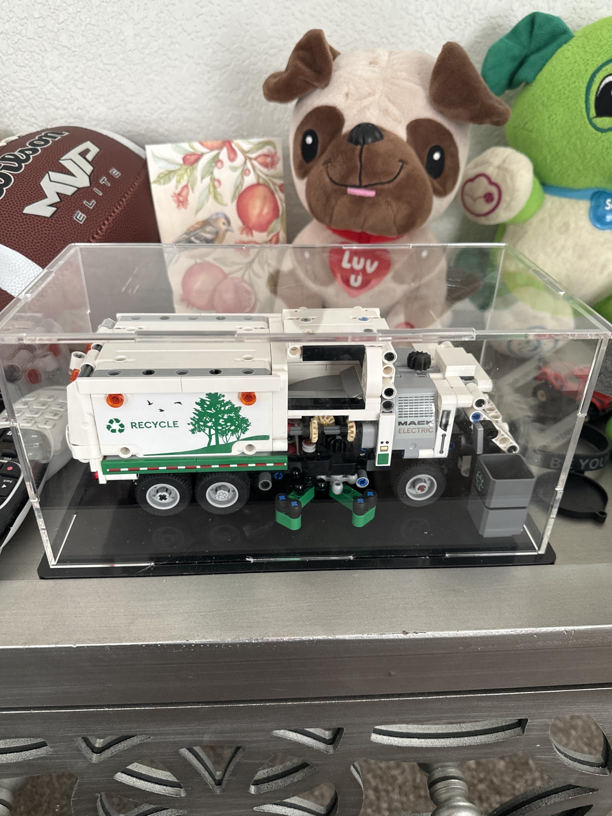 Clear Acrylic Display Case with Matte Black Base, Simple Self-Assembly Dust-Proof Showcase, Countertop Display Box for 1:24 Diecasting Model Cars (10x5x5 inch) customer photo 1