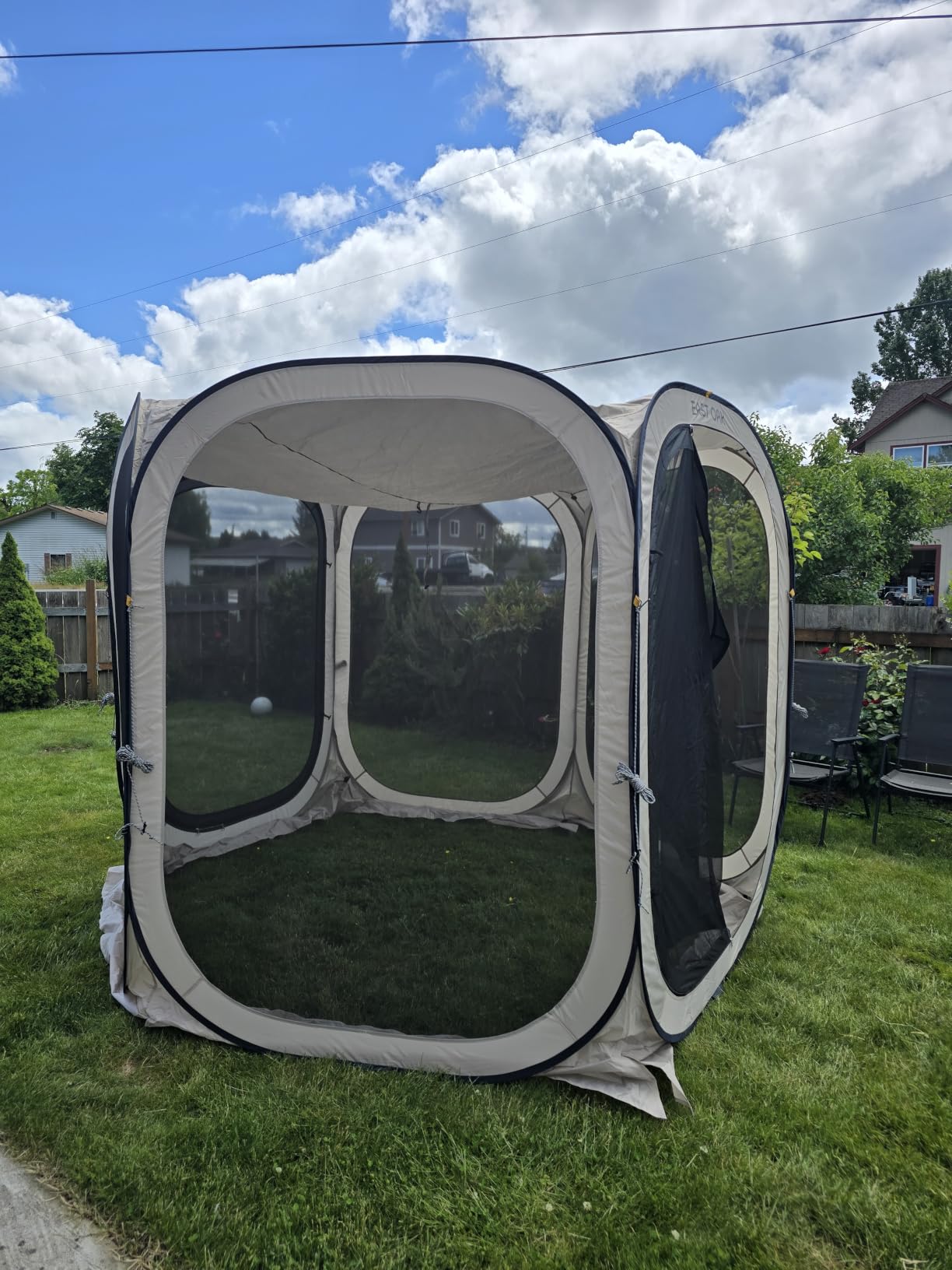 East Oak Pop up Screen Tent with Mosquito Netting, Portable Screen House Canopy Shelter, 10 x 10 FT Instant Screen Gazebo & UPF 50+ UV Protection for Patio, Backyard, Deck & Outdoor Activities, Beige customer photo 2