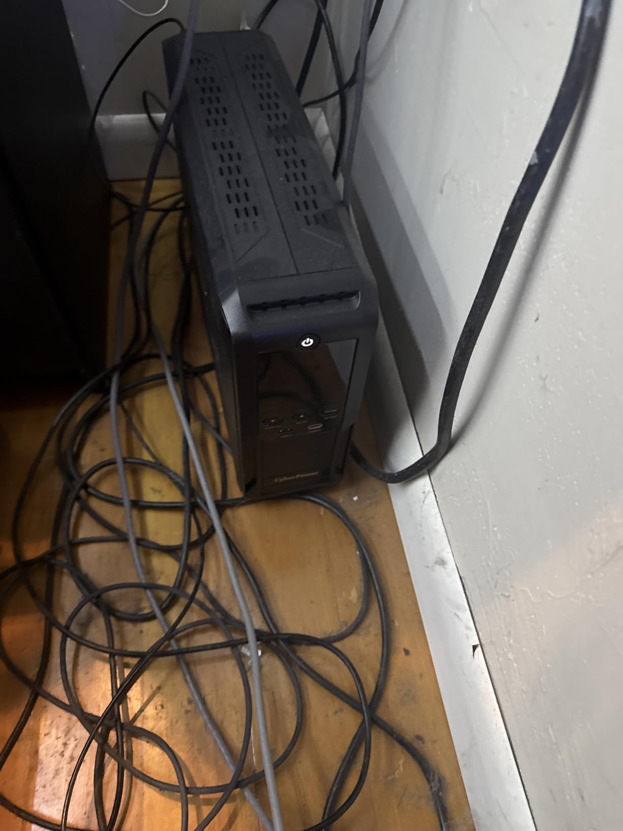 CyberPower CP1500AVRLCD3 Intelligent LCD UPS Battery Backup | 1500VA/900W, 12 Outlets, 2 USB Ports, AVR, Mini Tower, UL Certified customer photo 2