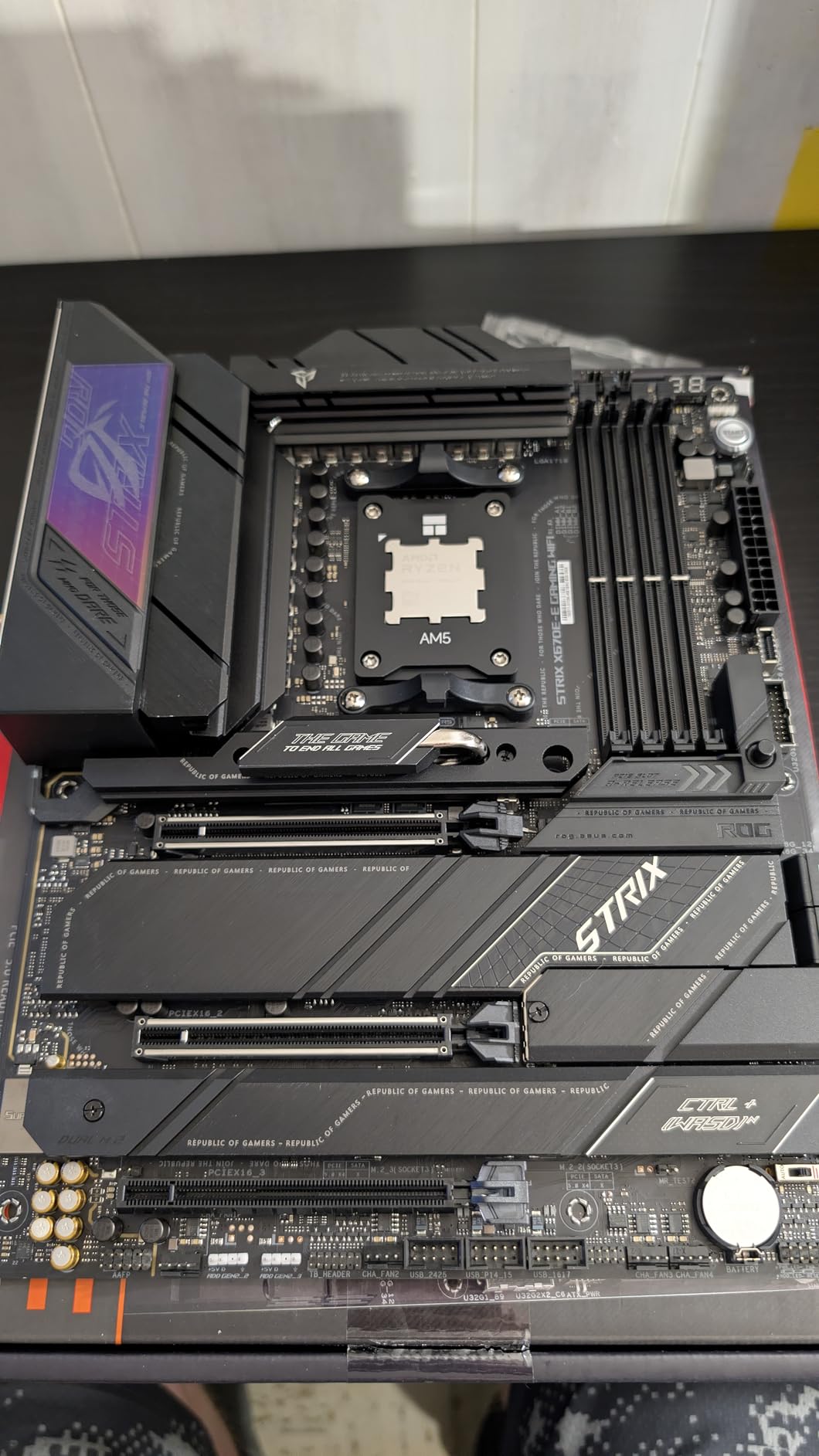 ASUS ROG STRIX X670E-E GAMING WIFI AMD X670 AM5 Ryzen Desktop 9000 8000 & 7000 ATX motherboard, 18+2 power stages, DDR5, 4x M.2 slots with heatsink, PCIe 5.0, USB 3.2 Gen 2x2, WiFi 6E, AI Cooling II customer photo 1