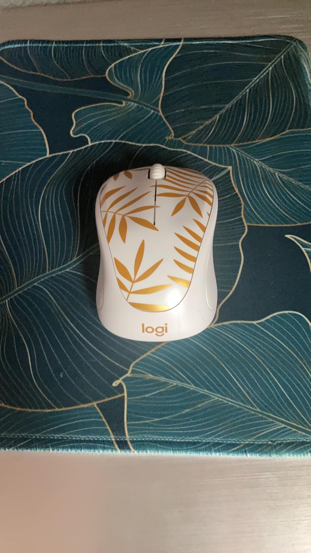 Logitech Design Collection Limited Edition Wireless Mouse customer photo 1