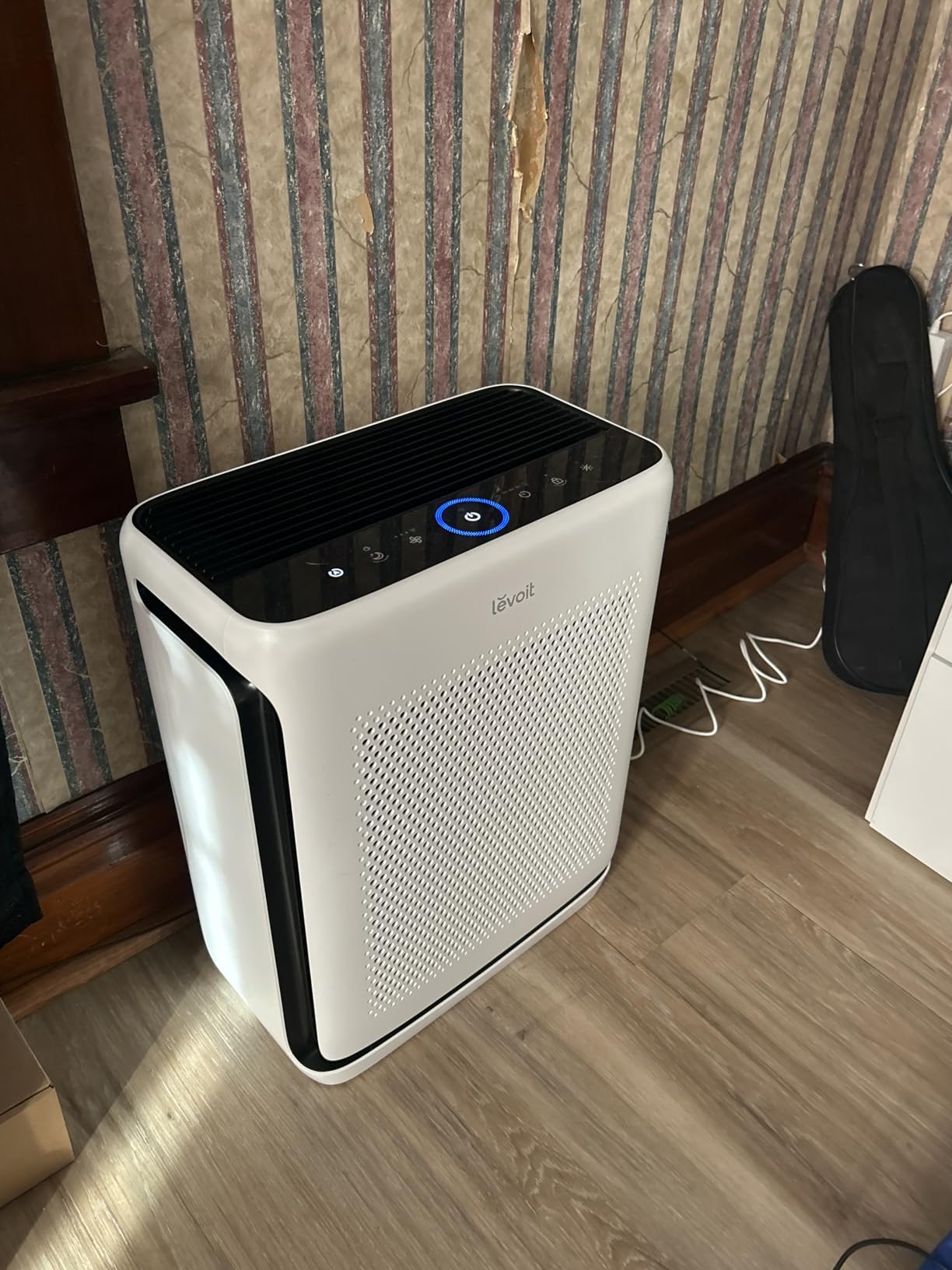LEVOIT Smart Air Purifier for Home Pets Room up to 1875 ft Vital 200S-P | For Quiet Bedroom at 27dB, AHAM VERIFIDE, Air Quality Monitor, HEPA Sleep Mode for Allergies, Pet Hair and dander, White customer photo 2