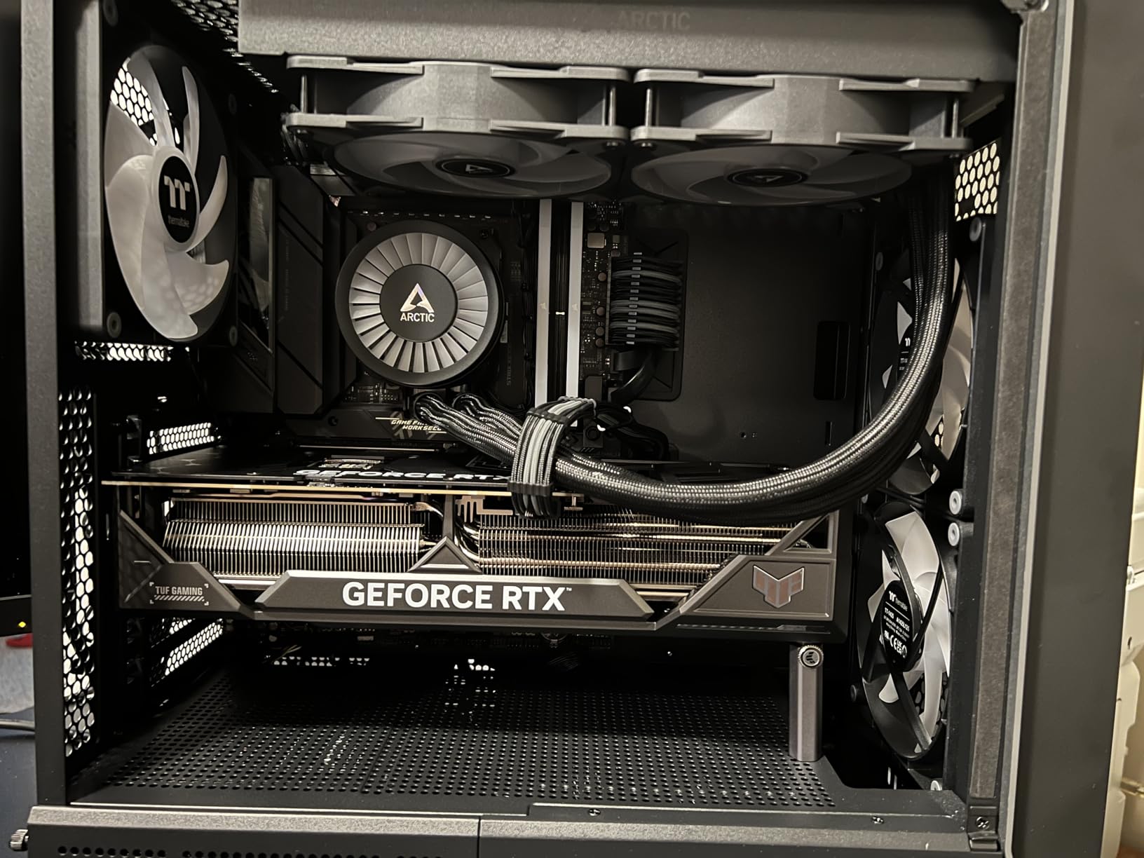 TUF Gaming NVIDIA GeForce RTX 4090 OC Edition Gaming Graphics Card (24GB GDDR6X, PCIe 4.0, HDMI 2.1a, DisplayPort 1.4a, Dual Ball Bearing Axial Fans) customer photo 1