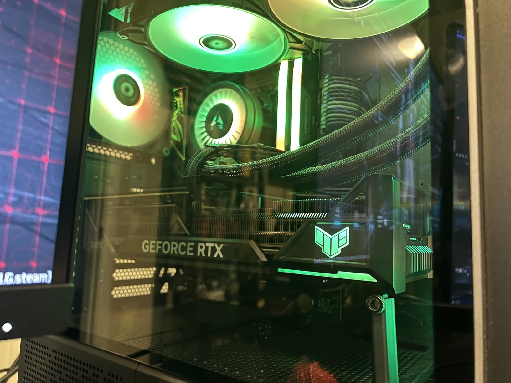 TUF Gaming NVIDIA GeForce RTX 4090 OC Edition Gaming Graphics Card (24GB GDDR6X, PCIe 4.0, HDMI 2.1a, DisplayPort 1.4a, Dual Ball Bearing Axial Fans) customer photo 2