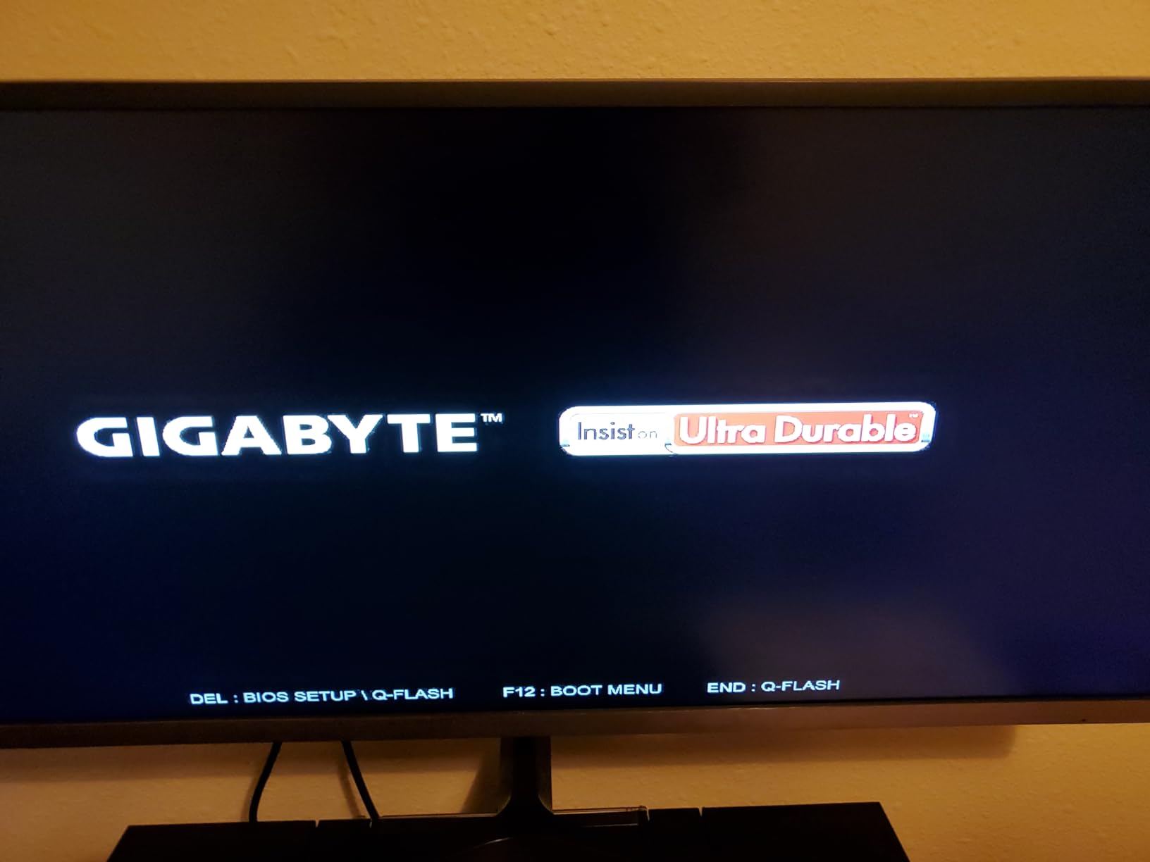 GIGABYTE Z790 UD AC LGA 1700 ATX Motherboard, Support Intel Core 14th/13th/12th Gen, DDR5, 16+1+1 Power Phase, 3X M.2, PCIe 5.0, USB-C 3.2, Dual Band WiFi, 2.5GbE, EZ-Latch, Q-Flash, RGB Fusion customer photo 2