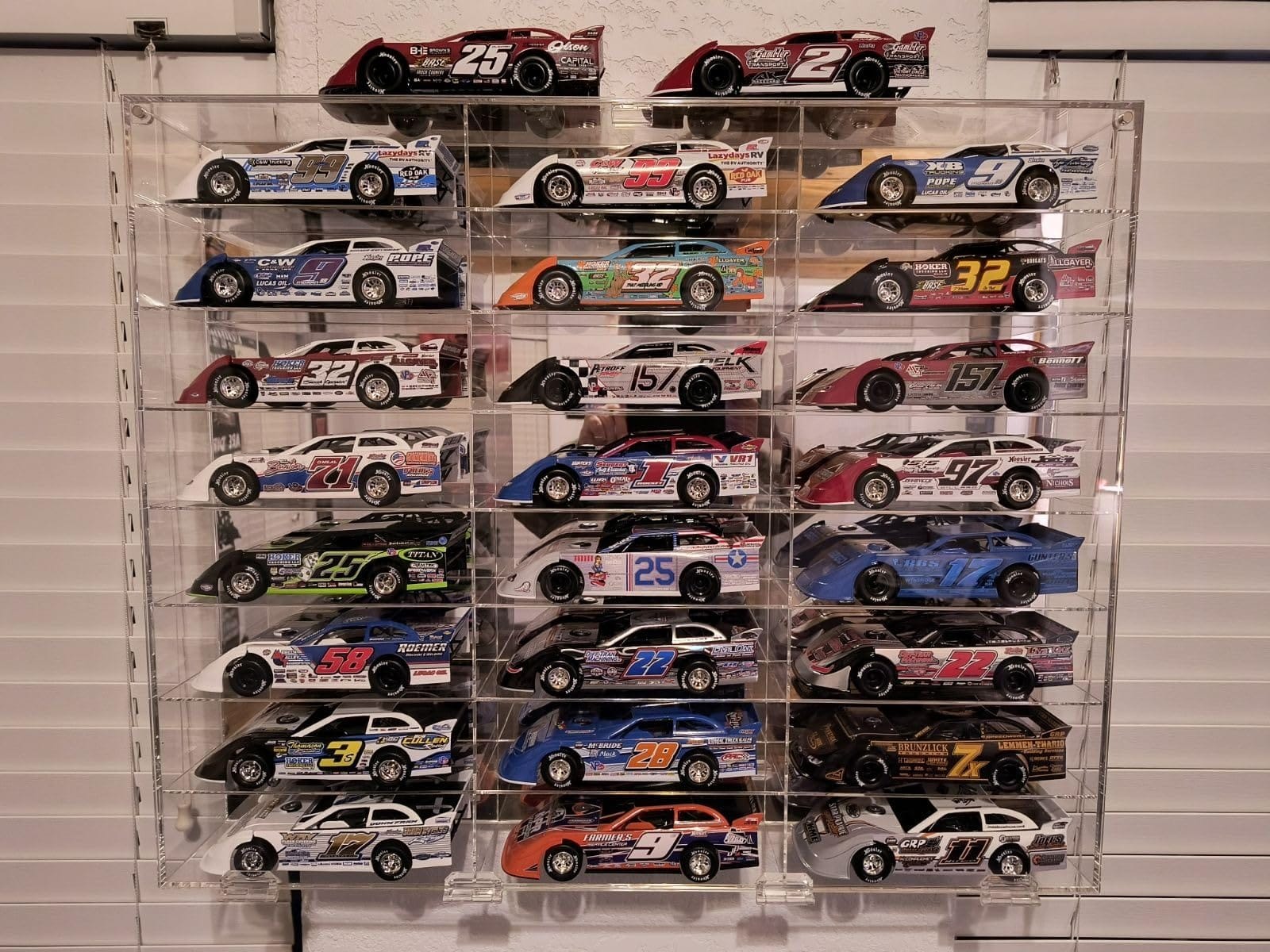 Display Case for 1:24 - 1:18 Scale Diecast Toy Model Cars Hot Small Toy Car Wheels Storage Showcase, 98% UV Protection, 4mm Thick Acrylic (Black-1:24 Scale-Holds 16) customer photo 1