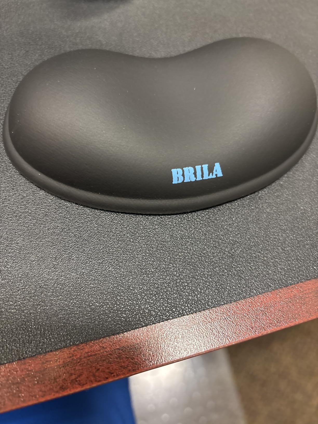 BRILA Ergonomic Silicone Mouse Wrist Rest, Cooling Silica Gel PU Leather Mouse Wrist Support Pad for Office Work and Laptop Computer Gaming customer photo 1