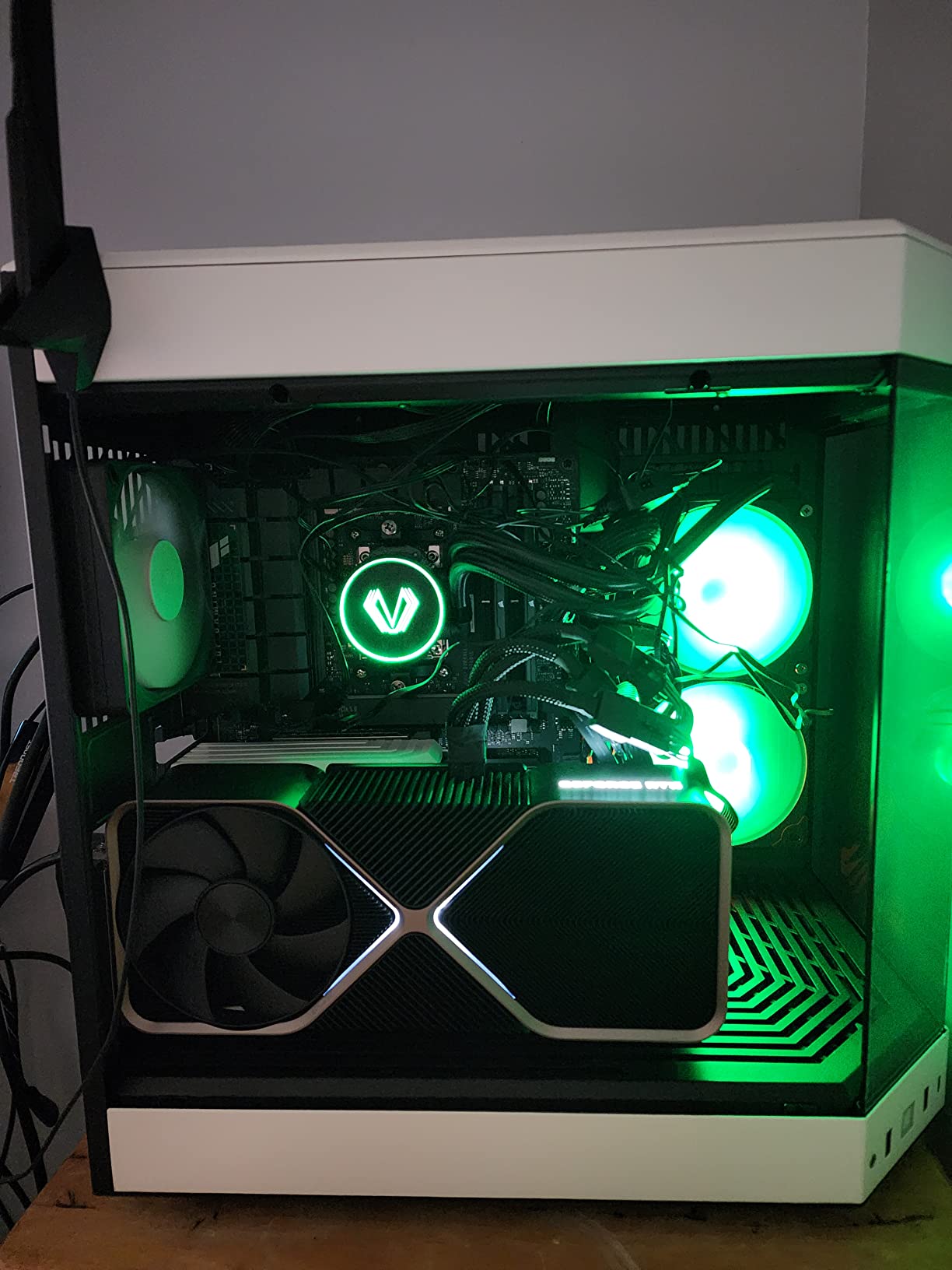 VIPERA NVIDIA GeForce RTX 4090 Founders Edition Graphic Card customer photo 2