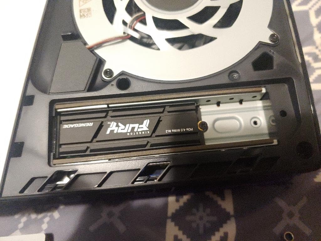 Kingston FURY Renegade 2TB PCIe Gen 4.0 NVMe M.2 Internal Gaming SSD with Heat Sink | PS5 Ready | Up to 7300MB/s | SFYRDK/2000G customer photo 1