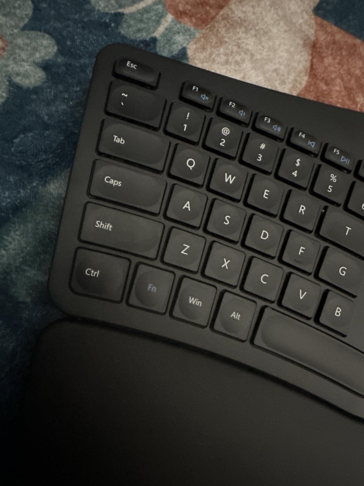 Arteck Split Ergonomic Keyboard with Palm Rest, 2.4G USB Wireless Keyboard customer photo 1