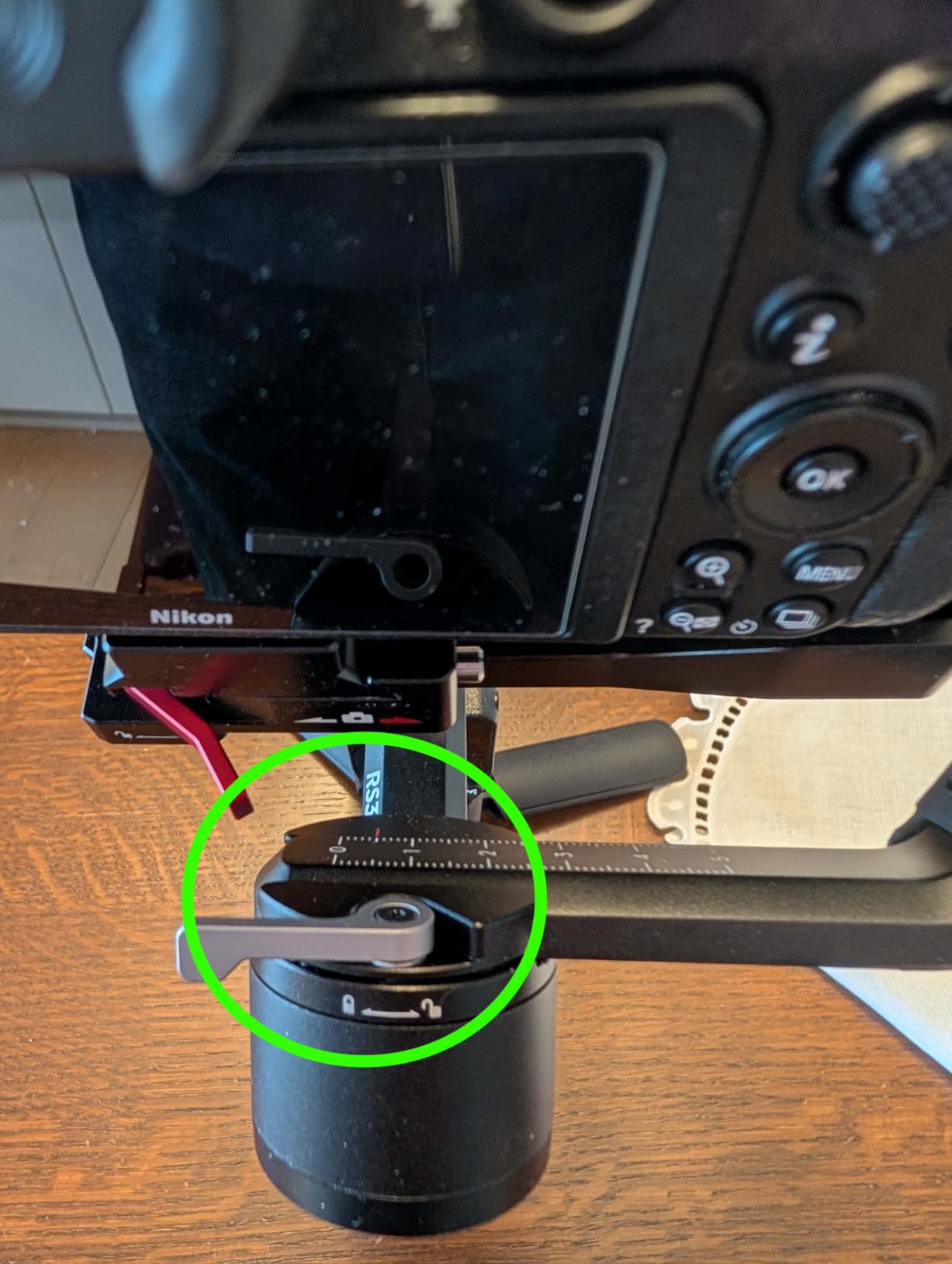 DJI RS 3 Mini, Camera Gimbal Stabilizer, Canon/Sony/Nikon/Fujifilm | 2 kg (4.4 lbs) Tested Payload, Native Vertical Shooting, Bluetooth Shutter Control, 3rd-Gen RS Stabilization, 795g customer photo 1