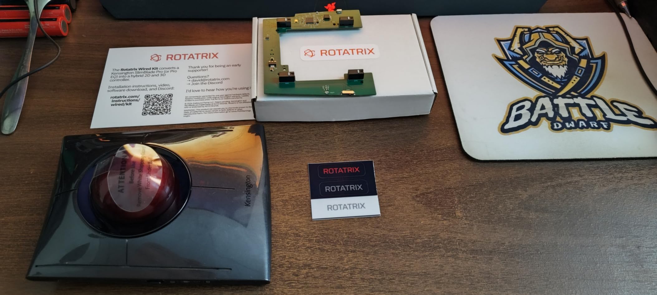 Kensington SlimBlade Pro Wireless Trackball, Rechargeable Battery, Bluetooth 2.4GHz Connection Options (K72080WW) | Rechargeable battery, Bluetooth and 2.4GHz connection options, precise ergonomic control customer photo 2