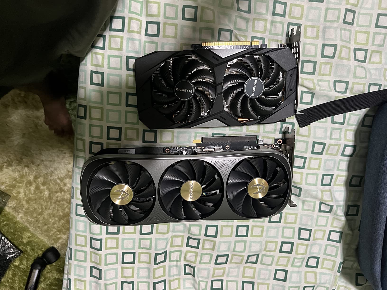 ZOTAC Gaming GeForce RTX 4070 Ti Trinity OC DLSS 3 12GB GDDR6X 192-bit 21 Gbps PCIE 4.0 Gaming Graphics Card, IceStorm 2.0 Advanced Cooling, Spectra 2.0 RGB Lighting customer photo 1