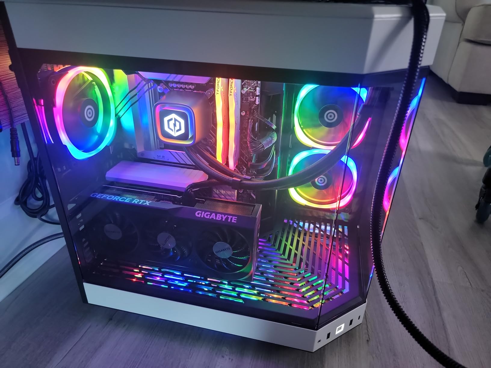 CyberPowerPC Gamer Xtreme VR Gaming PC, Intel Core i9-13900KF 3.0GHz, GeForce RTX 4070 Ti 12GB, 16GB DDR5, 1TB NVMe PCIe SSD, WiFi Ready & Windows 11 Home (GXiVR8080A34), White customer photo 2
