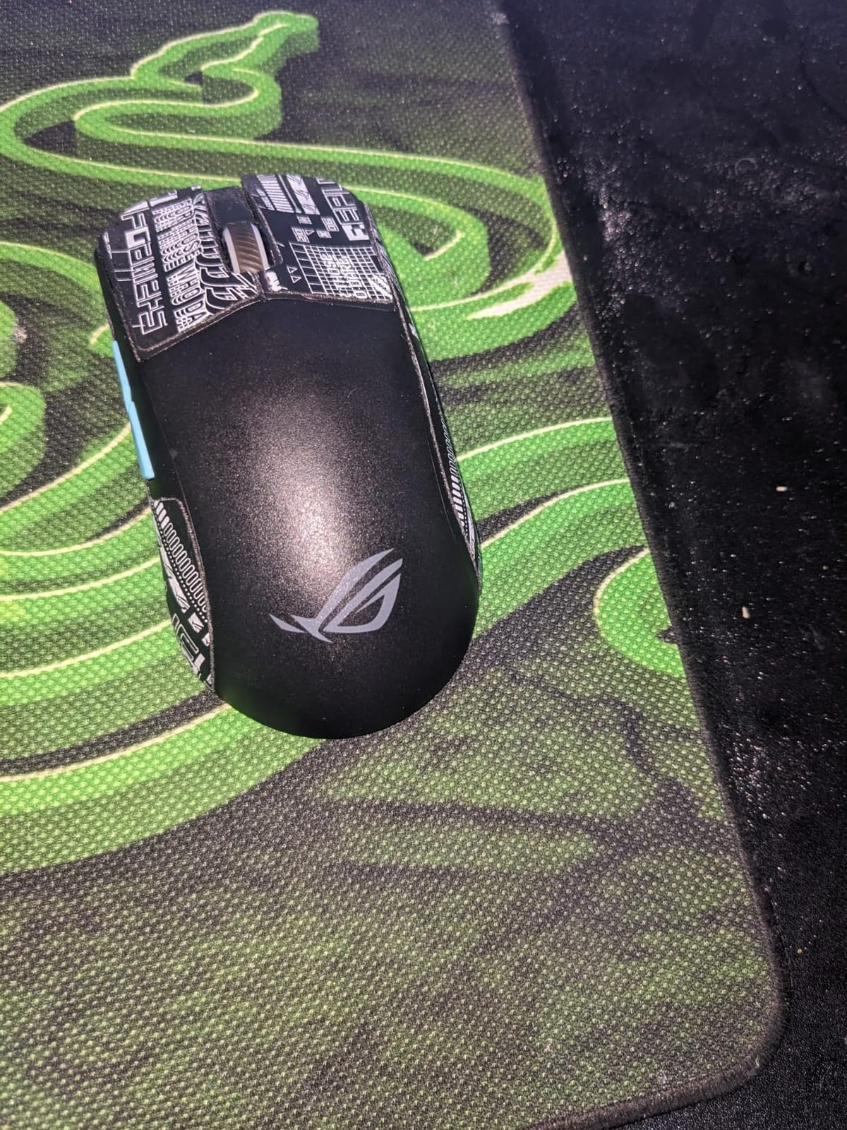 ASUS ROG Harpe Ace Aim Lab Wireless Esports Gaming Mouse - Aim Lab Settings Optimizer, Pro-Tested, Right-Handed, 54g Lightweight, Tri-Mode Connectivity, 36K DPI, 90Hr Battery, PC/Mac Support - Black customer photo 1