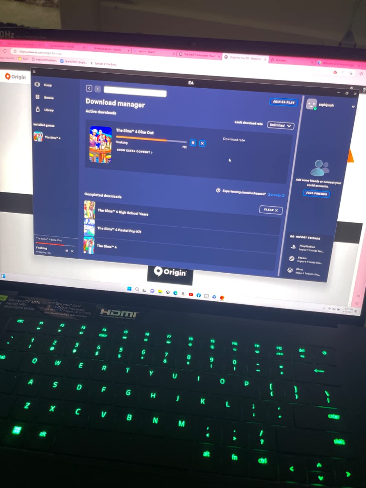 Razer Blade 16 Gaming-Laptop: NVIDIA GeForce RTX 4070 13th Gen Intel 24-Core i9 HX CPU, 16
