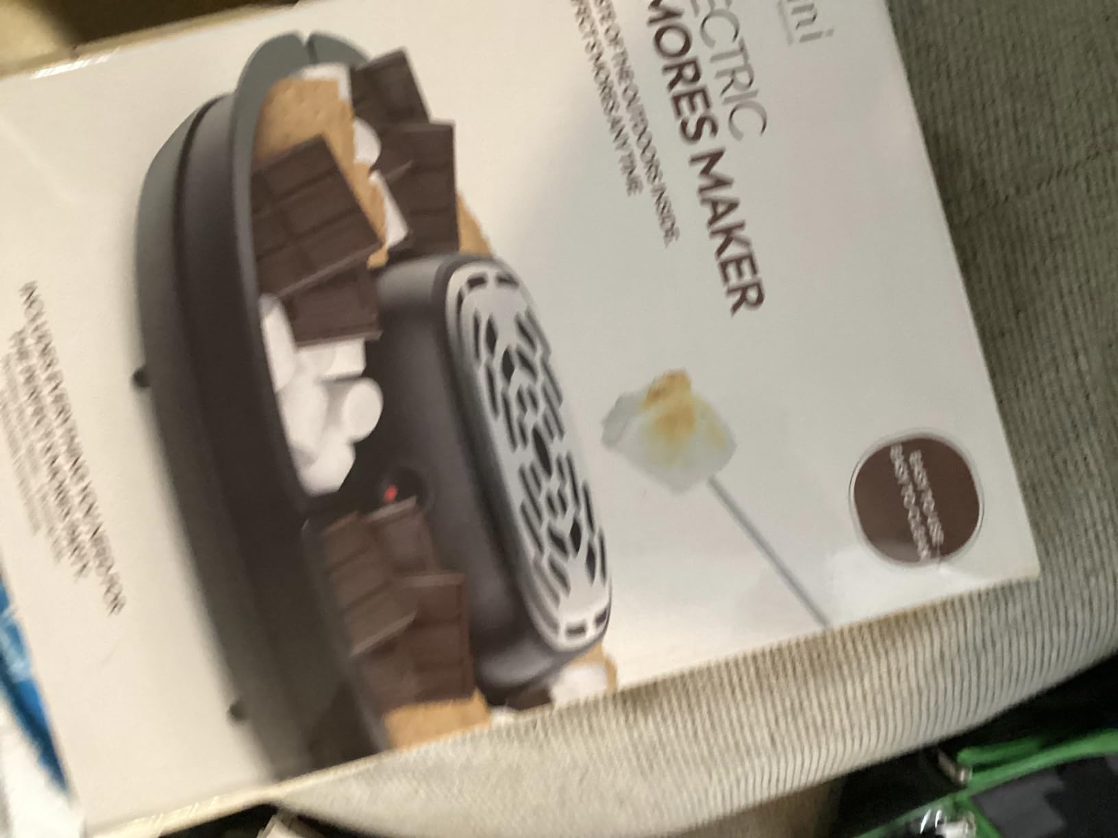 Kusini Smores Maker Tabletop Indoor - Flameless Electric Marshmallow Roaster - 4 Detachable Trays & 4 Roasting Forks - Gift Set & Date Night Idea. Movie Night Supplies & Housewarming Gift customer photo 1