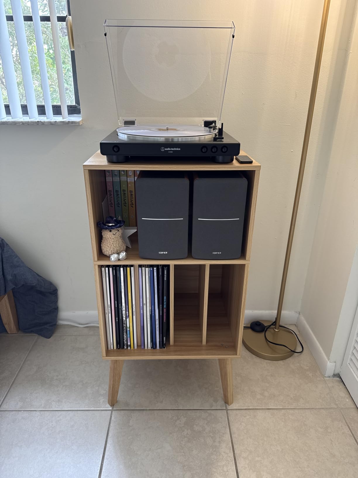 Lerliuo Record Player Stand, Walnut Turntable Stand Holds up to 160 Albums | Mid-Century Vinyl Storage Cabinet Table, Solid Wood Legs, Record Player Holder Display Shelf for Bedroom Living Room customer photo 2