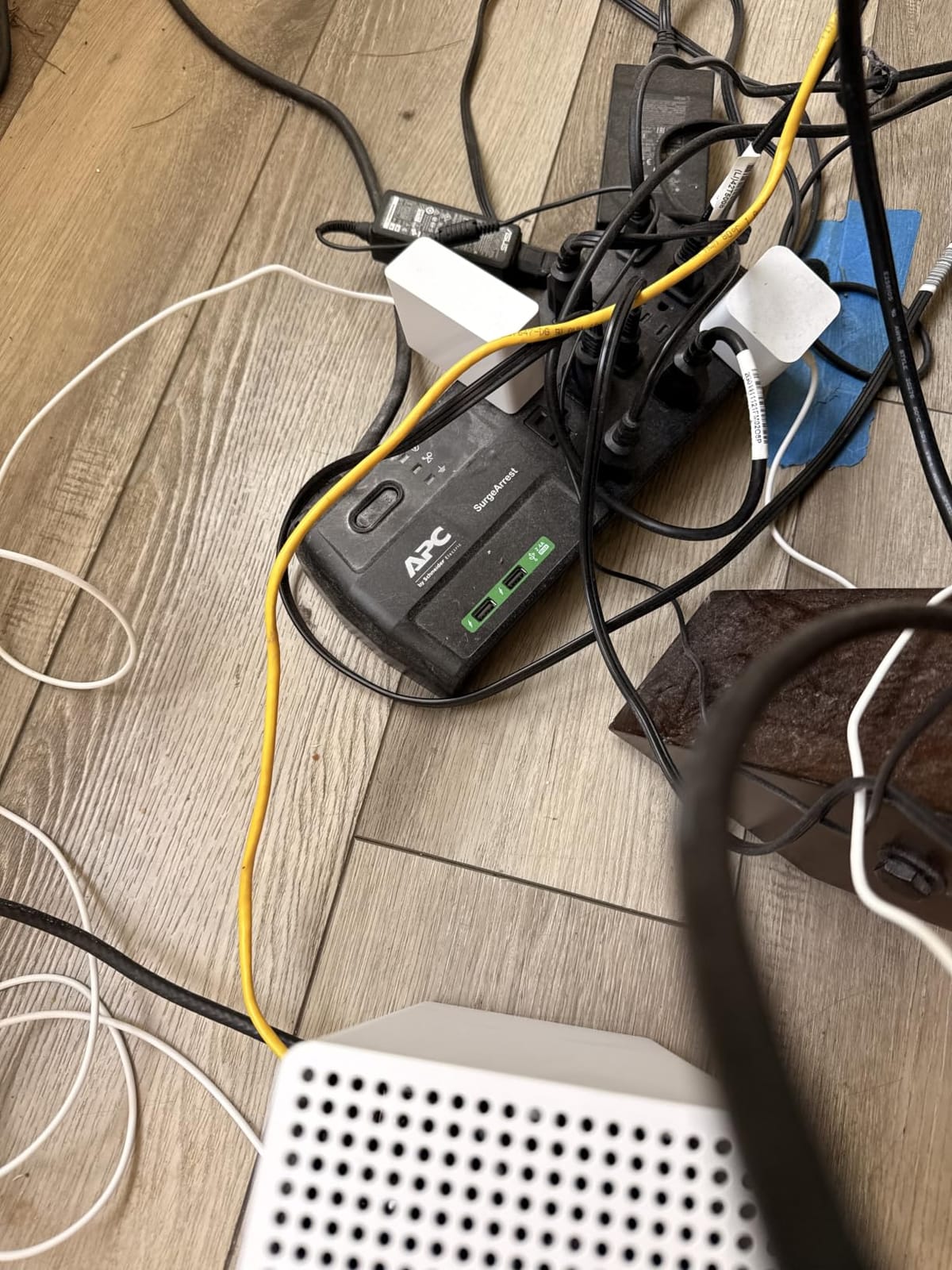 Jgstkcity Desk Clamp Power Strip USB C, 40W Total Fast Charging Station, 4 PD 20W USB C Ports, Desk Edge Mount Surge Protector, 5 Outlets, Fit 1.96