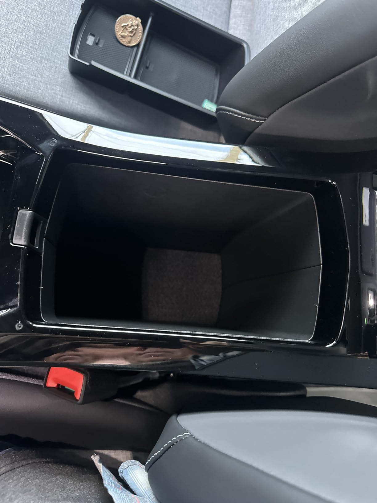 Muslogy Center Console Tray for 2023-2026 Volkswagen ID.4/ID.6 Accessories | Center Console Tray Interior Accessories customer photo 1