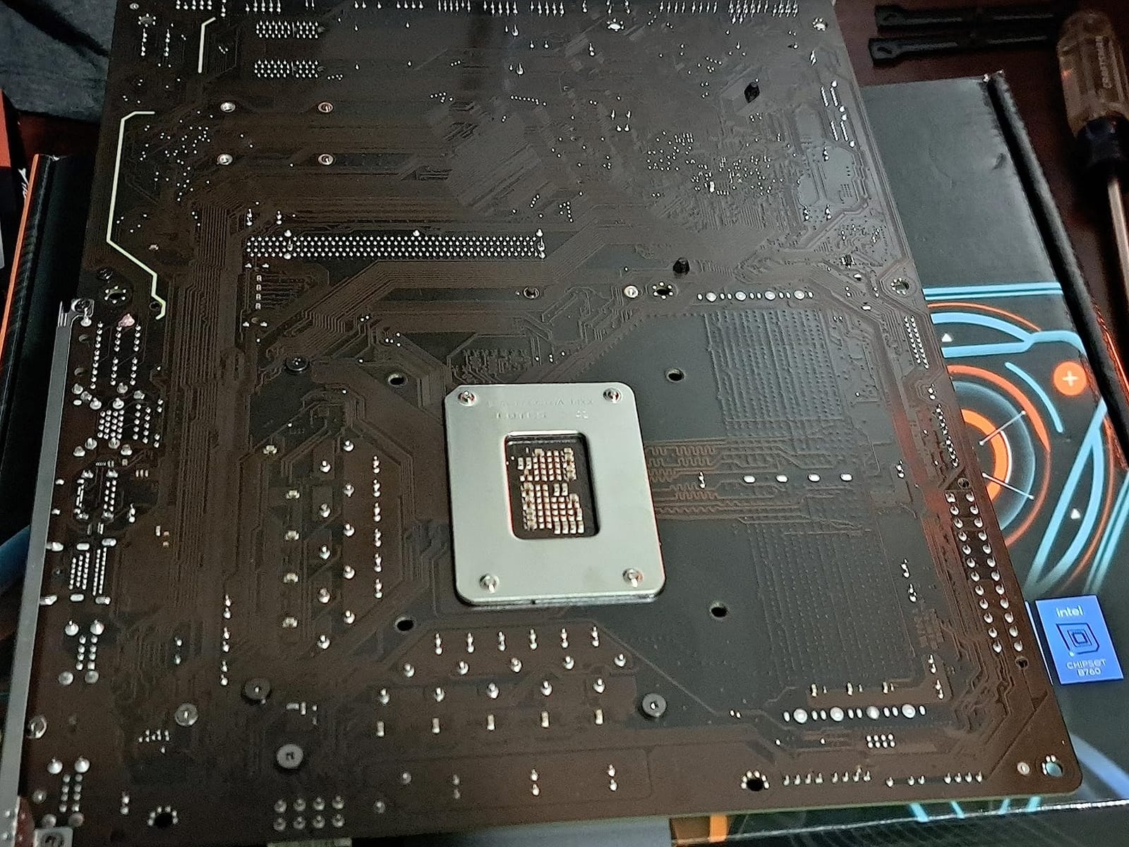GIGABYTE B760 Gaming X AX (LGA 1700/ Intel/ B760/ ATX/DDR5/ M.2/ PCIe 4.0/ USB 3.2 Gen2X2 Type-C/AMD WiFi 6E/ 2.5GbE LAN/Q-Flash Plus/PCIe EZ-Latch/Motherboard) customer photo 2