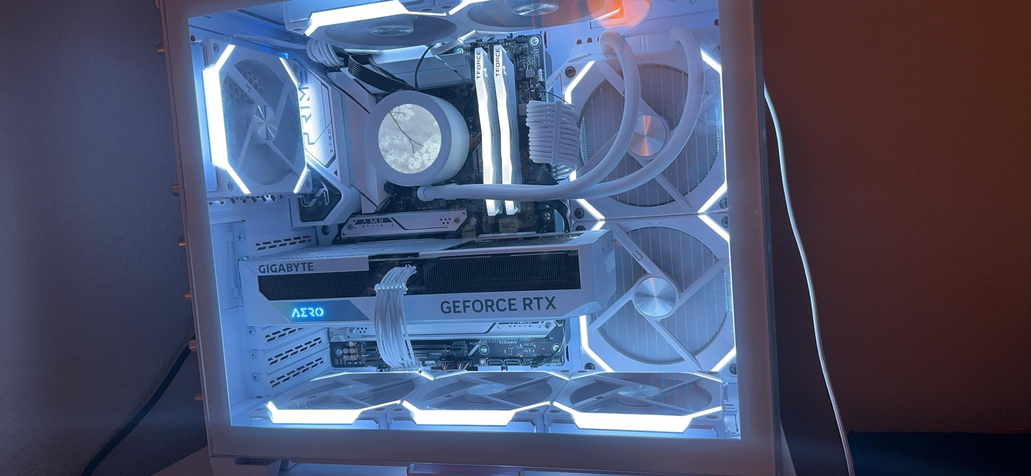 Gigabyte GeForce RTX 4070 AERO OC 12G Graphics Card, 3X WINDFORCE Fans, 12GB 192-bit GDDR6X customer photo 1