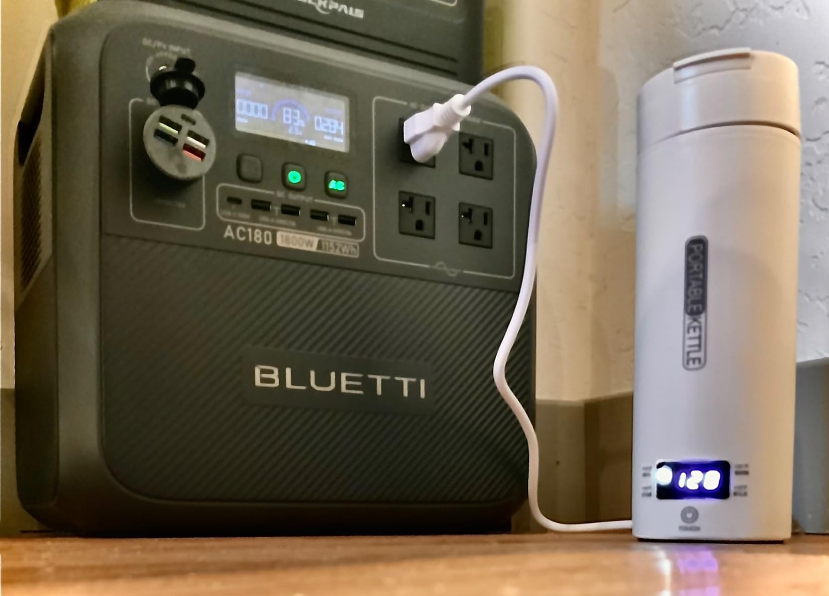 BLUETTI AC180 Solar Generator with 200W Solar Panel Included, 1152Wh 1800W | LFP Battery w/ 4 1800W (2700W Peak) AC Outlets, 0-80% in 45Min, Portable Power Station for Camping, Off-grid, Power Outage customer photo 1