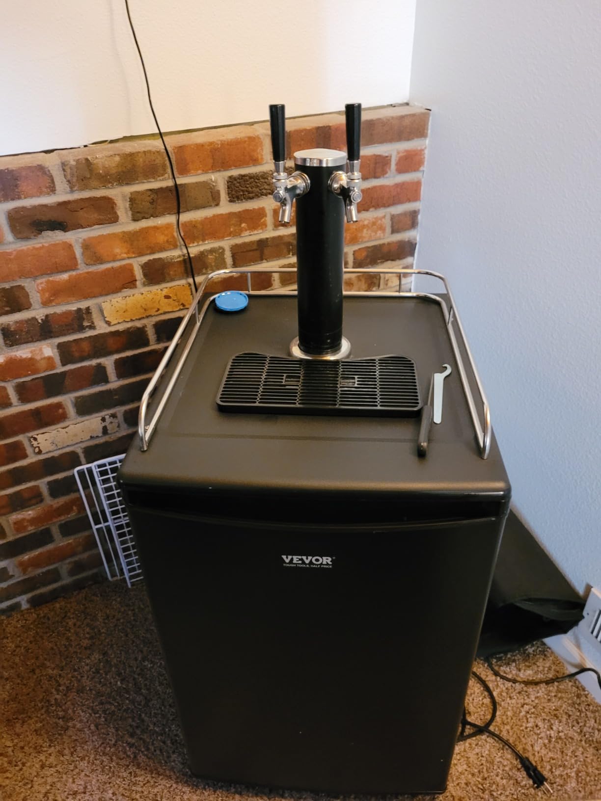 VEVOR Beer Kegerator, Dual Tap Commercial Draft Beer Dispenser for D system, Full Size Keg Refrigerator with 5lbs CO2 Tank customer photo 1