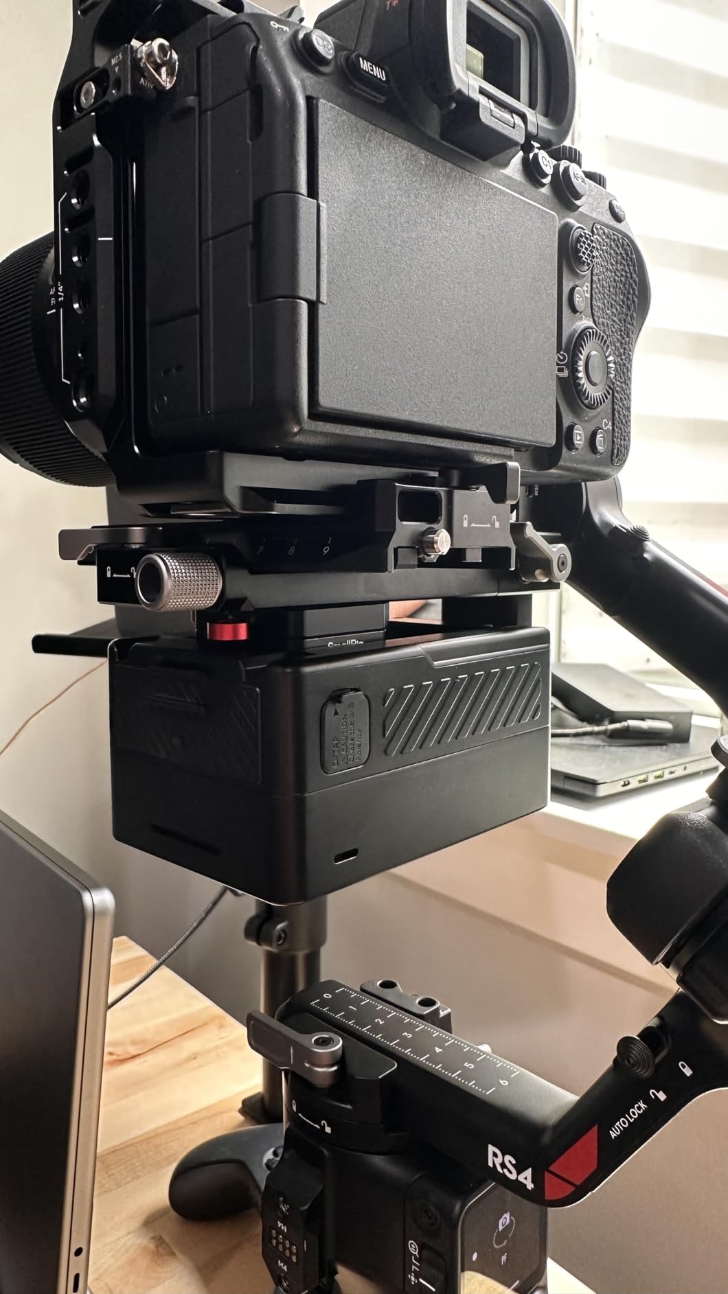 Mini V Mount Battery Plate for DJI RS 3/RS 3 Pro/RS2/RSC2 | with V-lock, Cold Shoe & 1/4