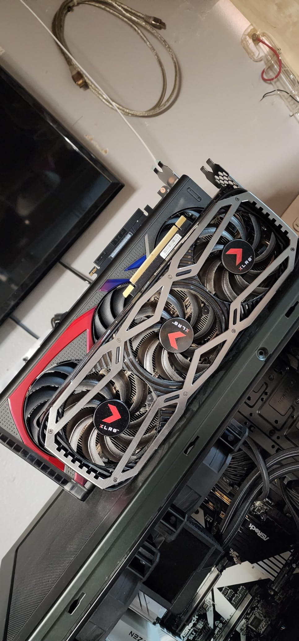 ROG Strix GeForce RTX 4070 OC Edition Gaming Graphics Card (PCIe 4.0, 12GB GDDR6X, DLSS 3, HDMI 2.1, DisplayPort 1.4a), 3 Year Warranty customer photo 2