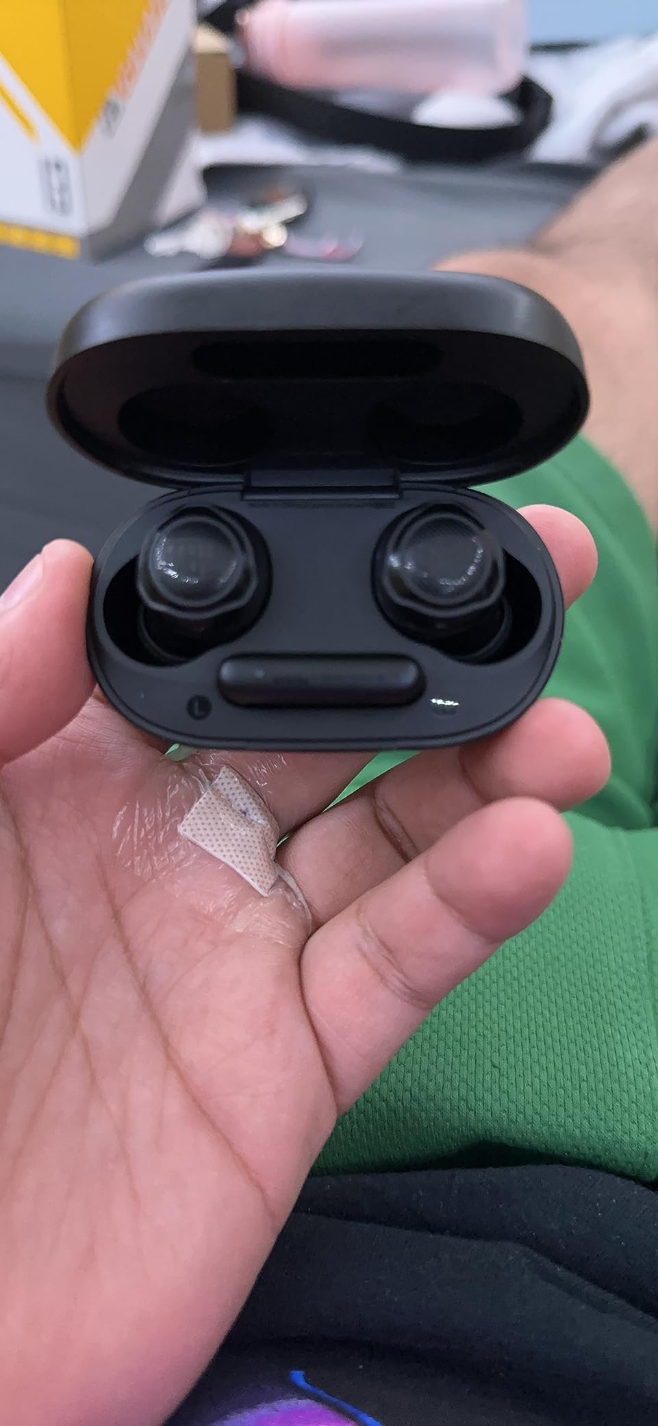 JBL Quantum TWS Air - Wireless Gaming Earbuds - Black | JBL QuantumSURROUND, Low latency wireless connection, JBL Dual Source and Fast Pair, Ambient Aware and TalkThru customer photo 2