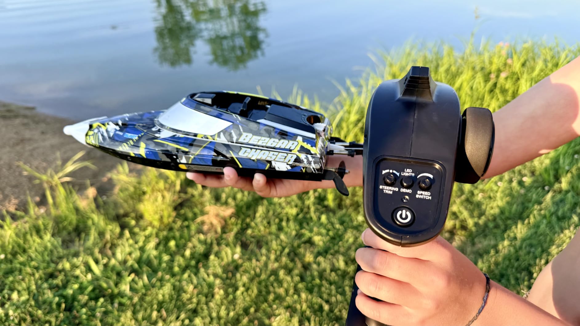 BEZGAR TX123 Remote Control Boats - Fast Speed RC Boat 32+ KPH with Suitcase for Lakes & Pools & Salt Water customer photo 1