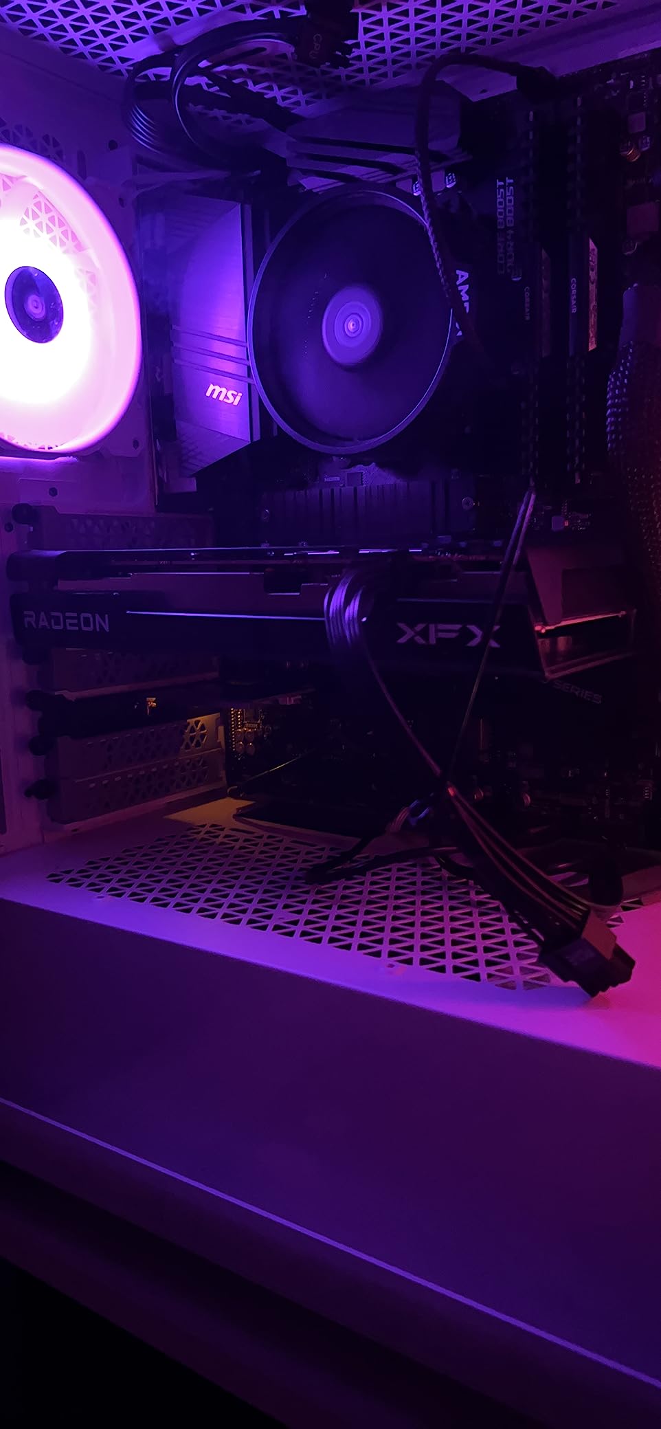 XFX Speedster SWFT210 Radeon RX 7600 Graphics Card with 8GB GDDR6 HDMI 3xDP, AMD RDNA 3 RX-76PSWFTFY customer photo 2