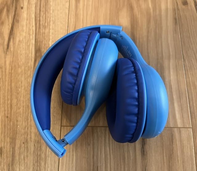 EarFun K2 Kids Bluetooth Headphones, Kids Headphones with Volume Limited, 40H Playtime, Built-in Mic, Stereo Sound, Foldable Over-Ear Headphone for School/Travel/iPad/Tablet, Blue customer photo 2