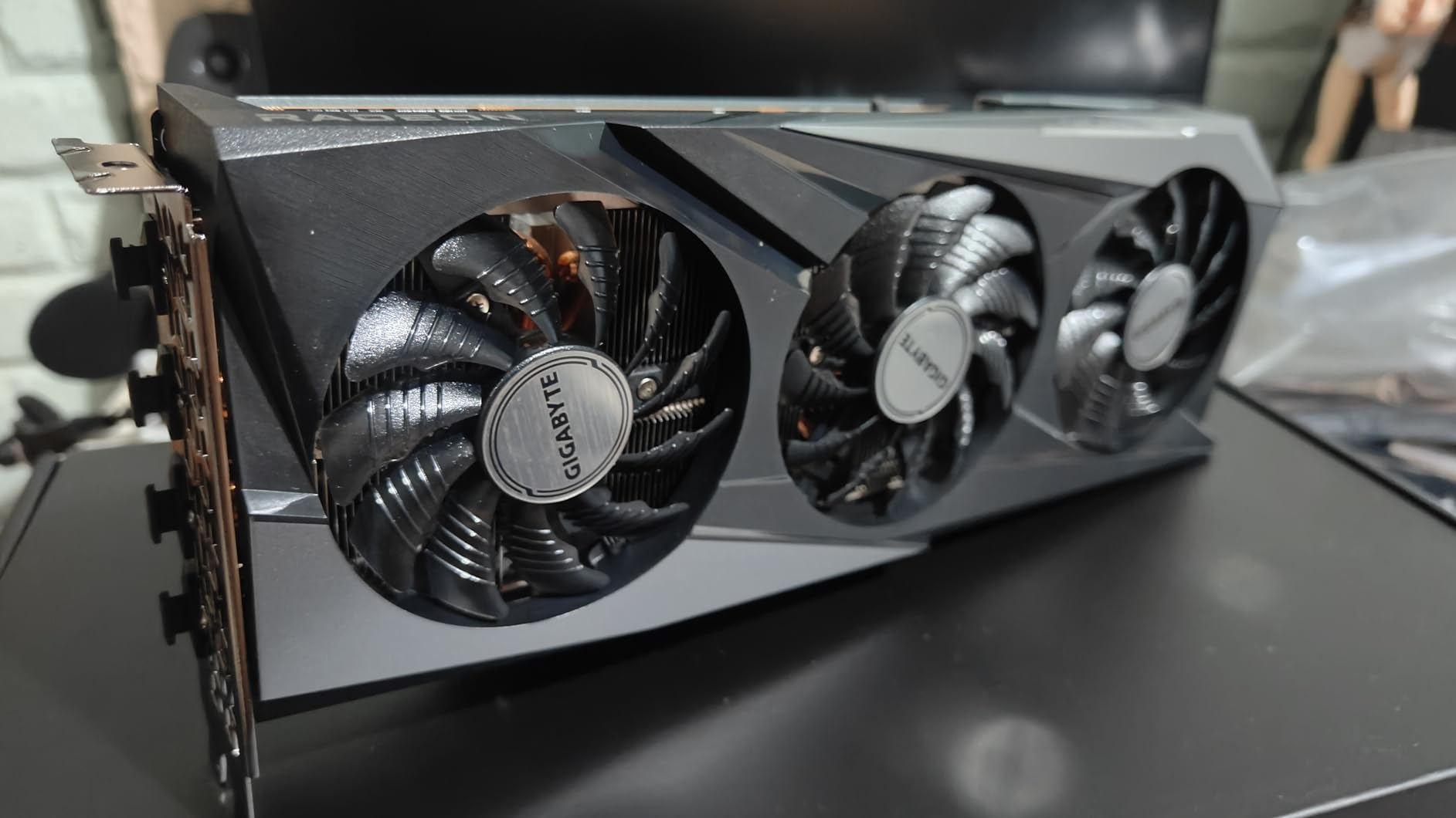 Gigabyte GV-R76GAMING OC-8GD Radeon RX 7600 Gaming OC 8G Graphics Card, 3X WINDFORCE Fans 8GB 128-bit GDDR6, Video Card customer photo 1