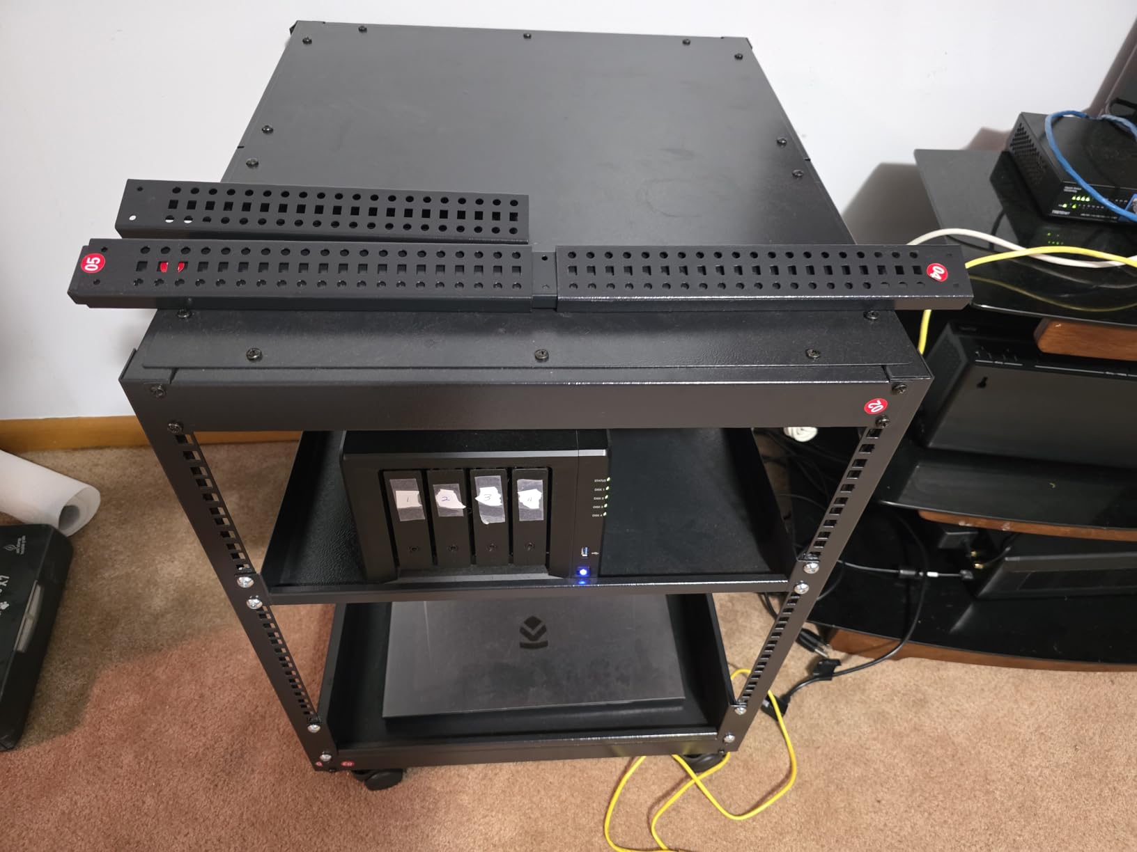 VEVOR 12U Open Frame Server Rack, 23-40 in Adjustable Depth, Free Standing or Wall Mount Network Server Rack, 4 Post AV Rack with Casters, Holds All Your Networking IT Equipment AV Gear Router Modem customer photo 2