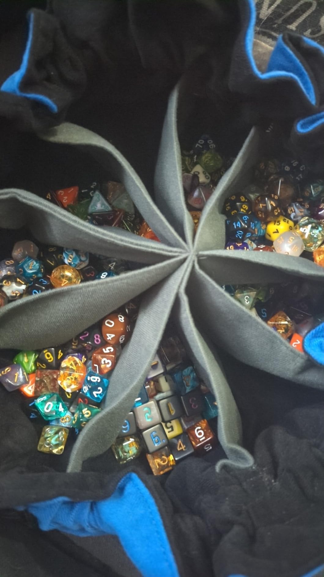 SIQUK Large Dice Bag with Pockets Big Capacity Dice Bag Drawstring Pouch | DND Dice Storage Bag for RPG MTG Table Games, Hold Over 300 Dice, Black & Dark Violet customer photo 1