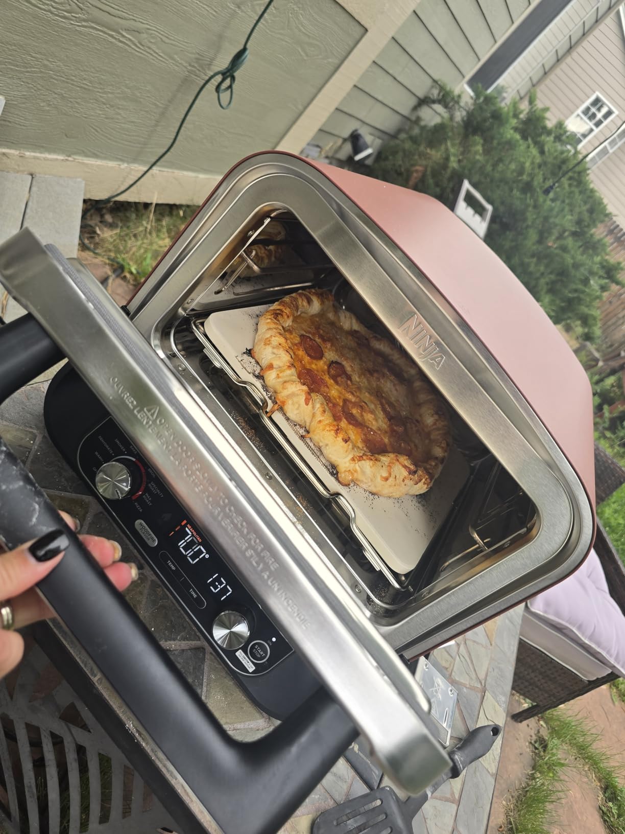 Ninja Woodfire Oven & Smoker, 8-in-1, Heats to 700°F, Terracotta Red, OO101 | 5 pizza styles, bakes & proofs at up to 700°F, fitting a 12